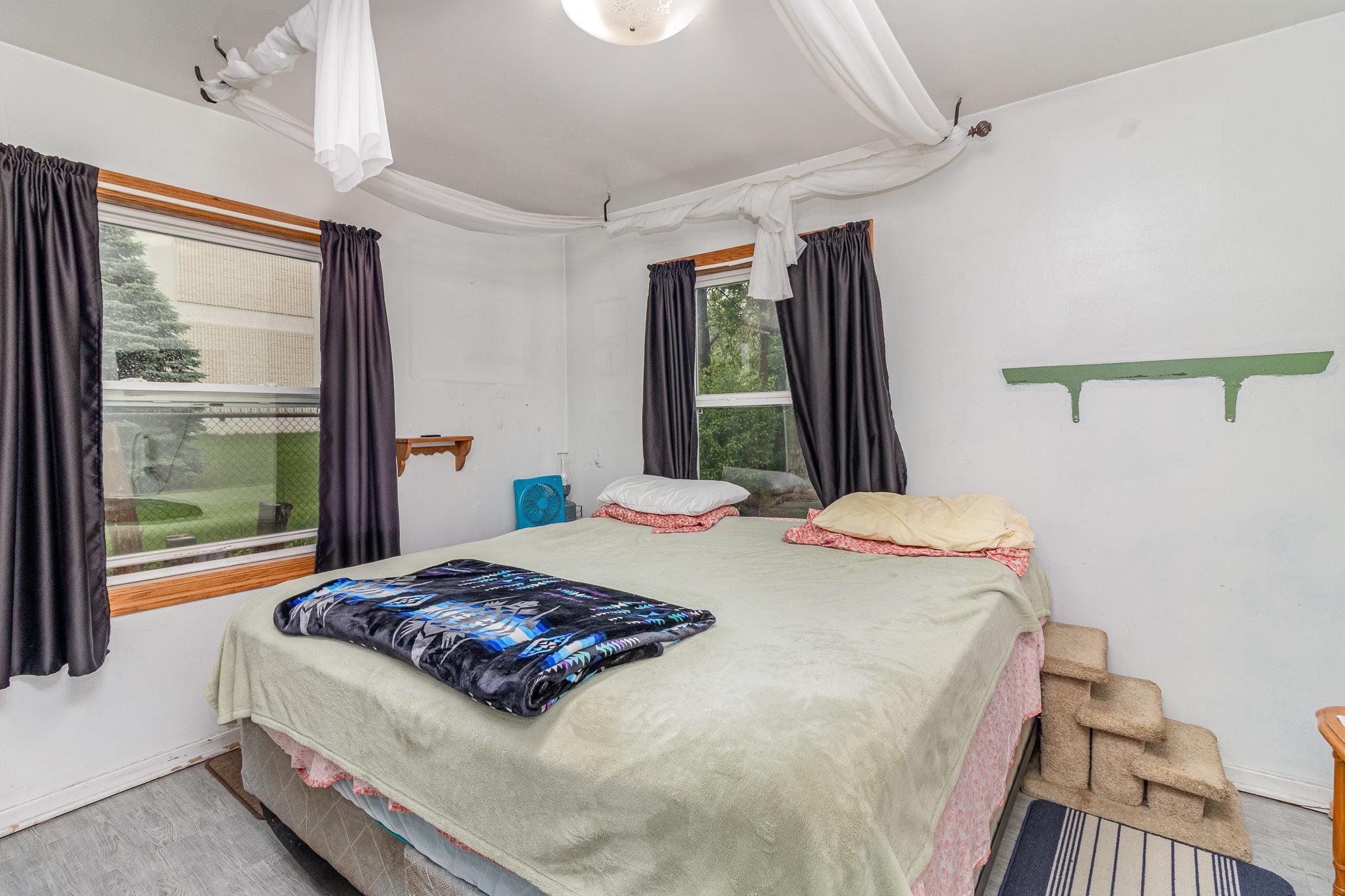 209 4th Street W
