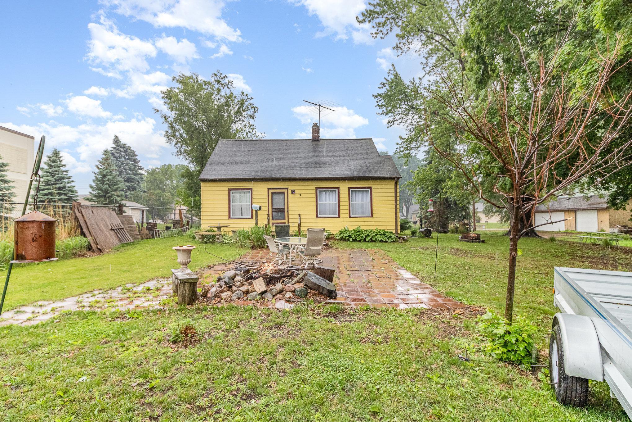 209 4th Street W
