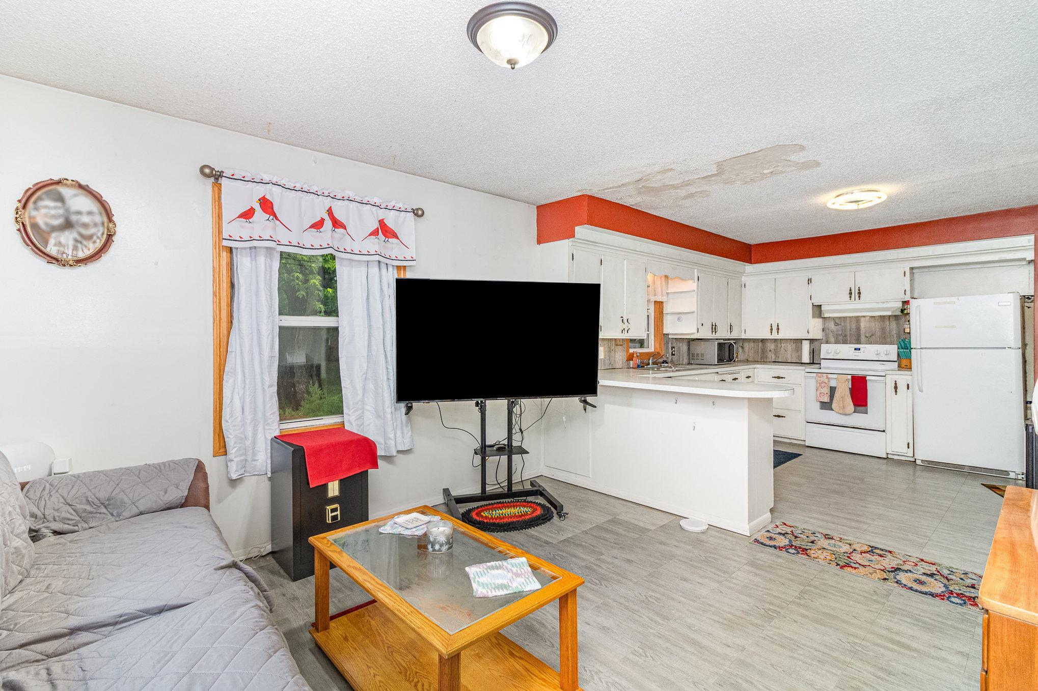 209 4th Street W