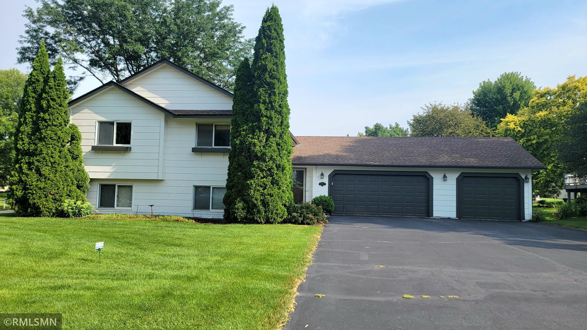 936 Bluff Pointe Drive