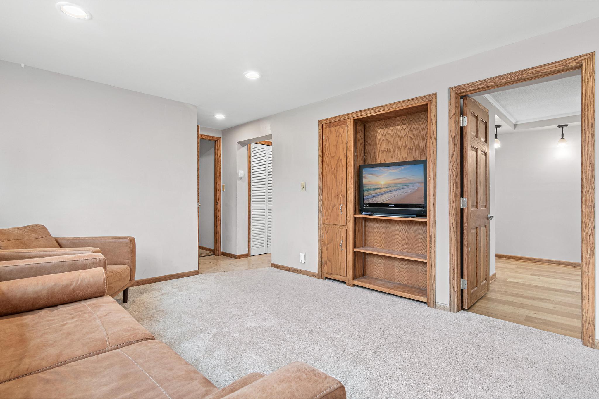 22531 Iverson Lane N
