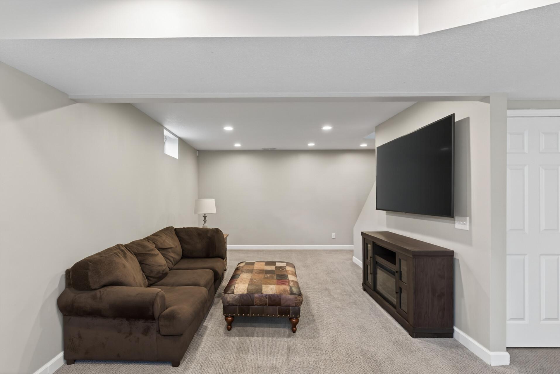 8040 172nd Street W