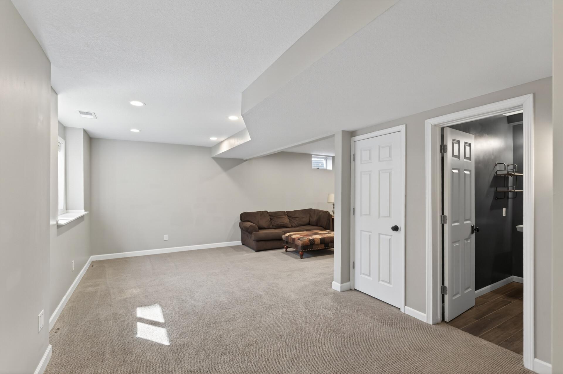 8040 172nd Street W