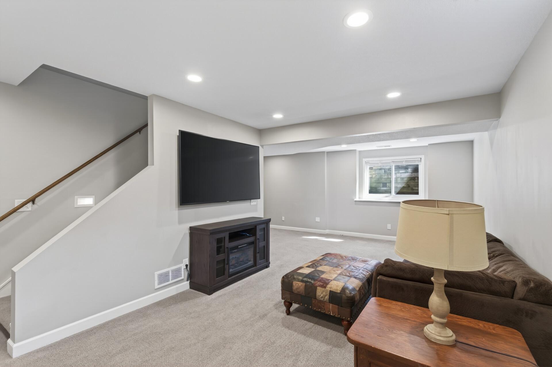 8040 172nd Street W