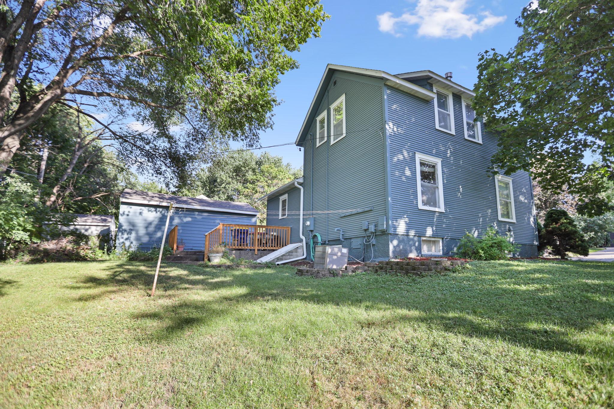 416 3rd Street NE