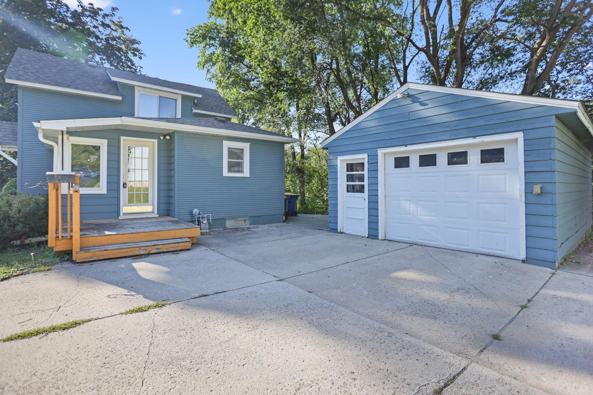 416 3rd Street NE