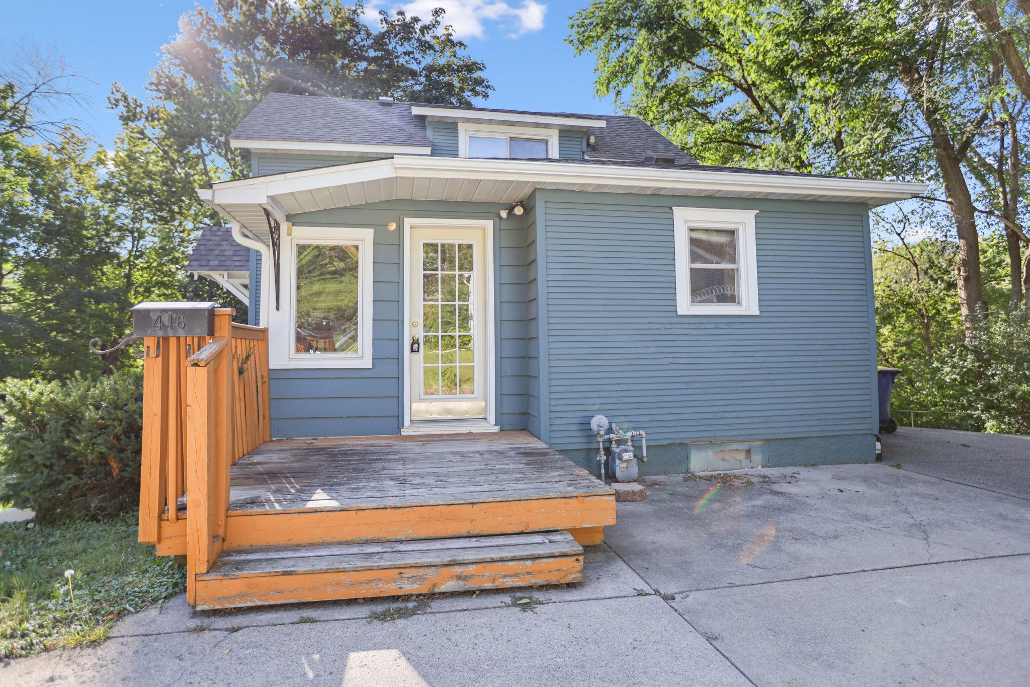416 3rd Street NE