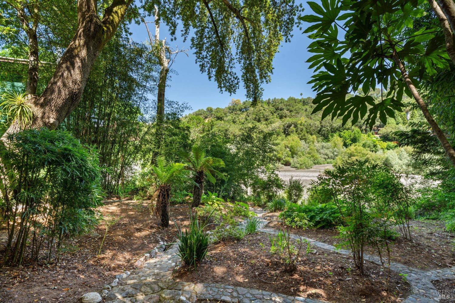 2367 N Fitch Mountain Rd