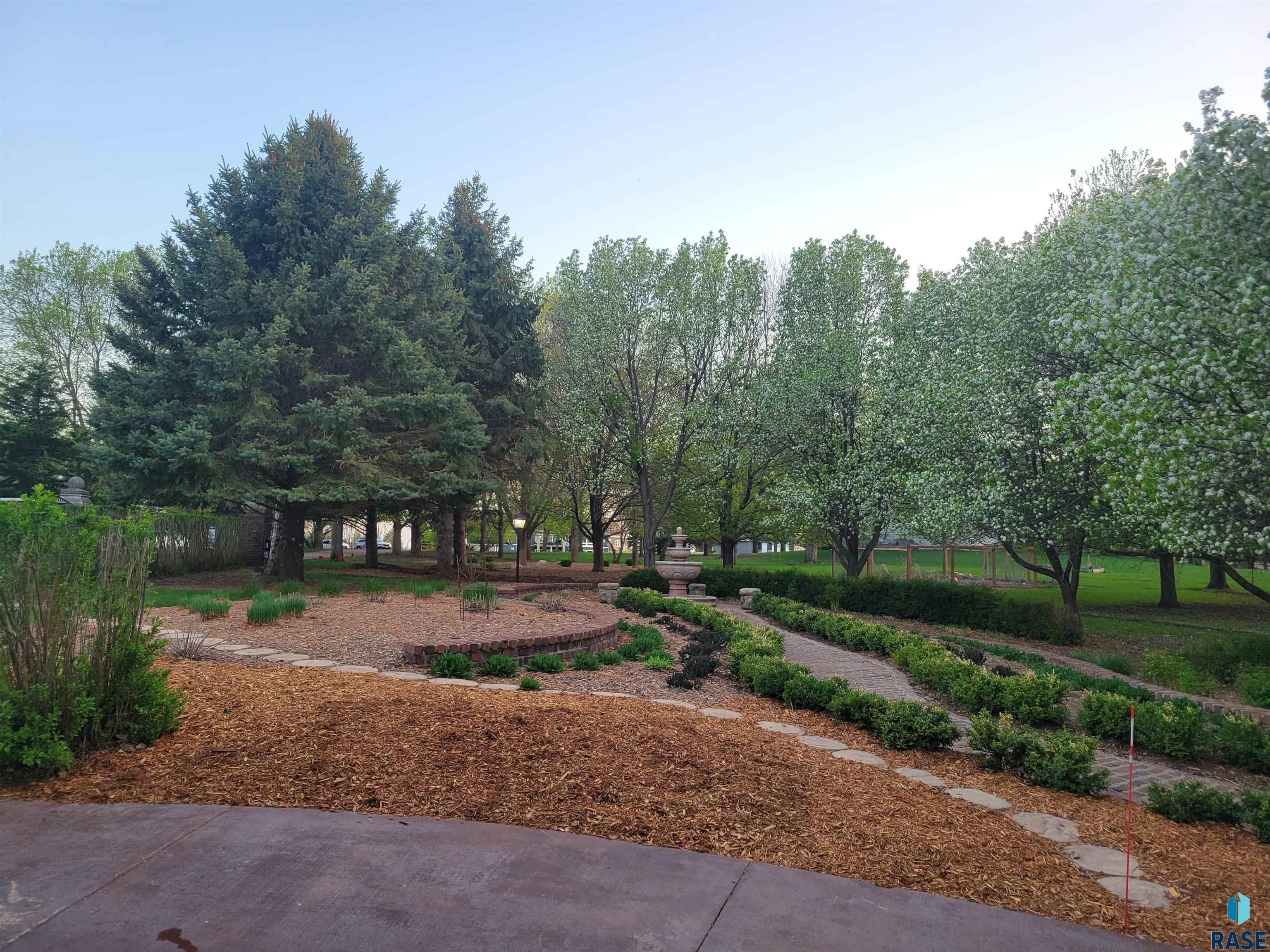 48032 Indian Hills Ct