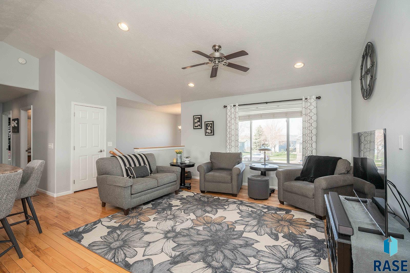 7652 Rose Crest Trl