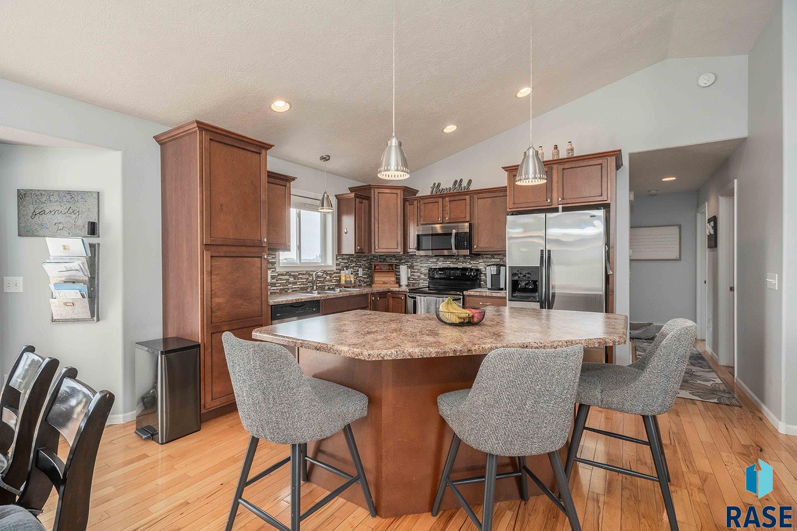 7652 Rose Crest Trl