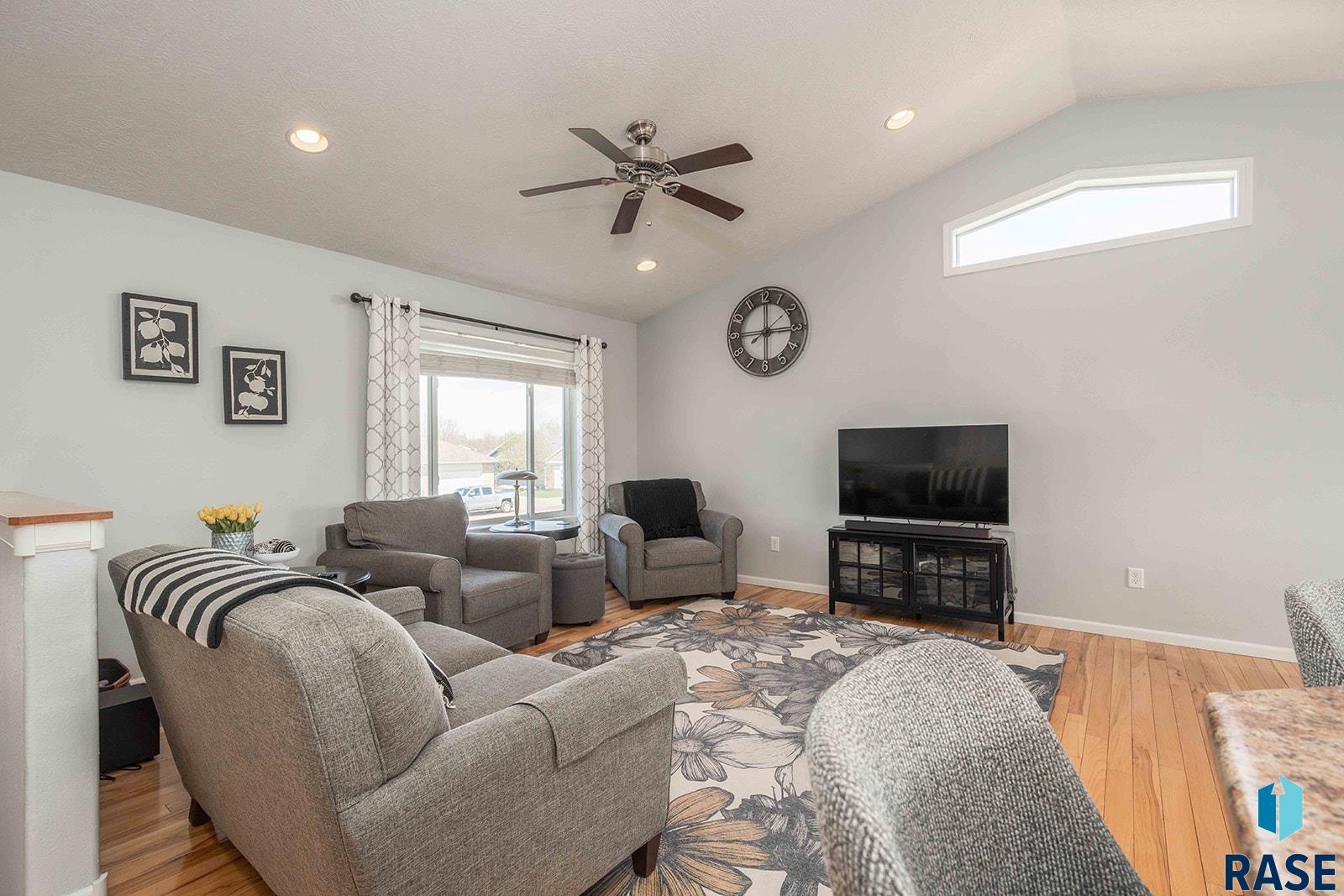7652 Rose Crest Trl