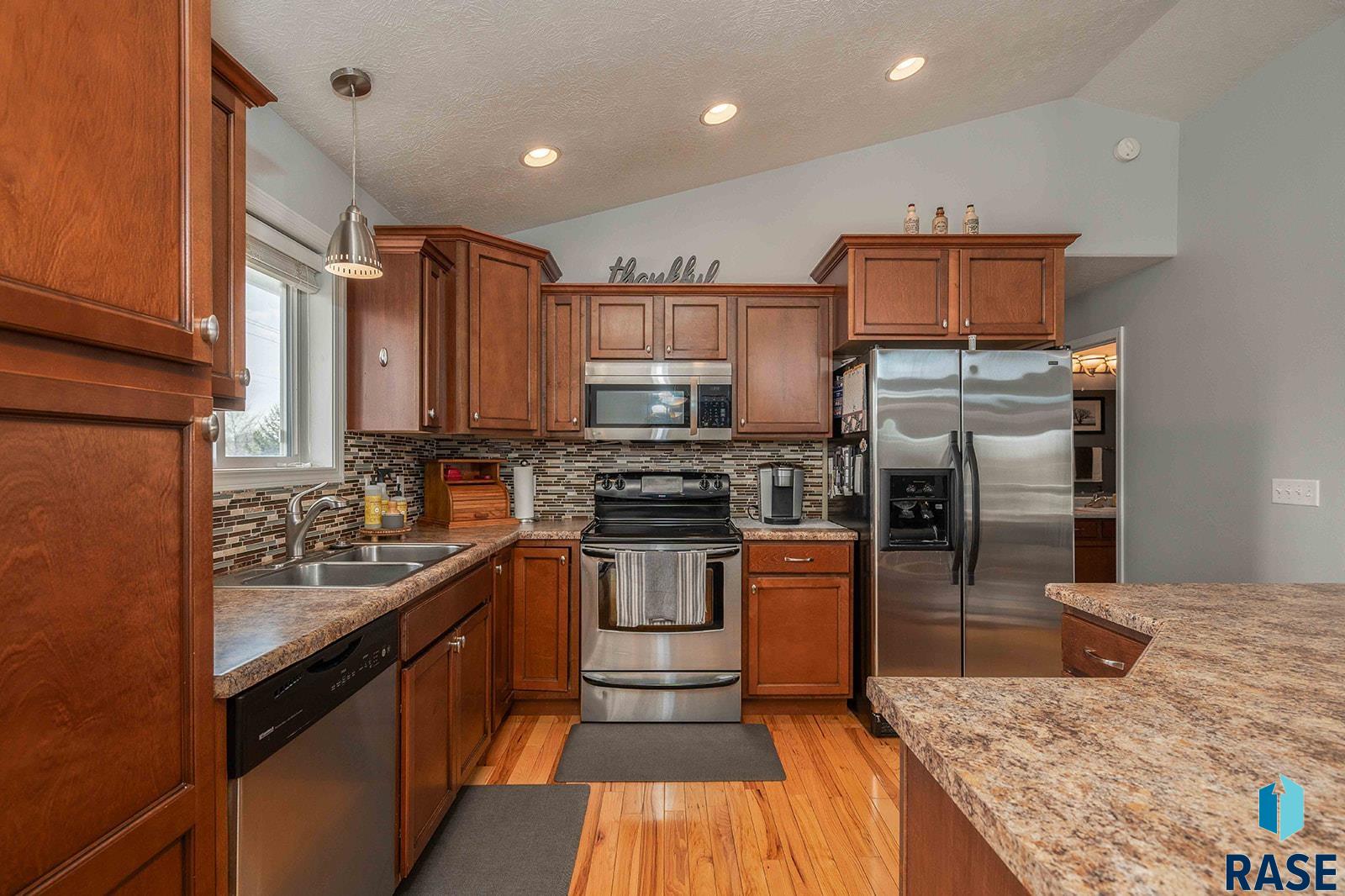 7652 Rose Crest Trl
