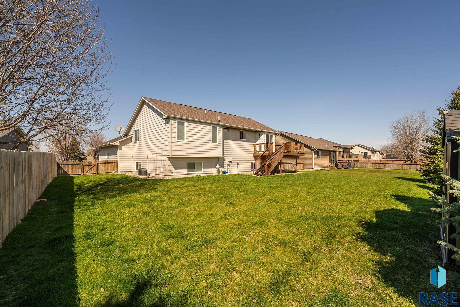 7652 Rose Crest Trl
