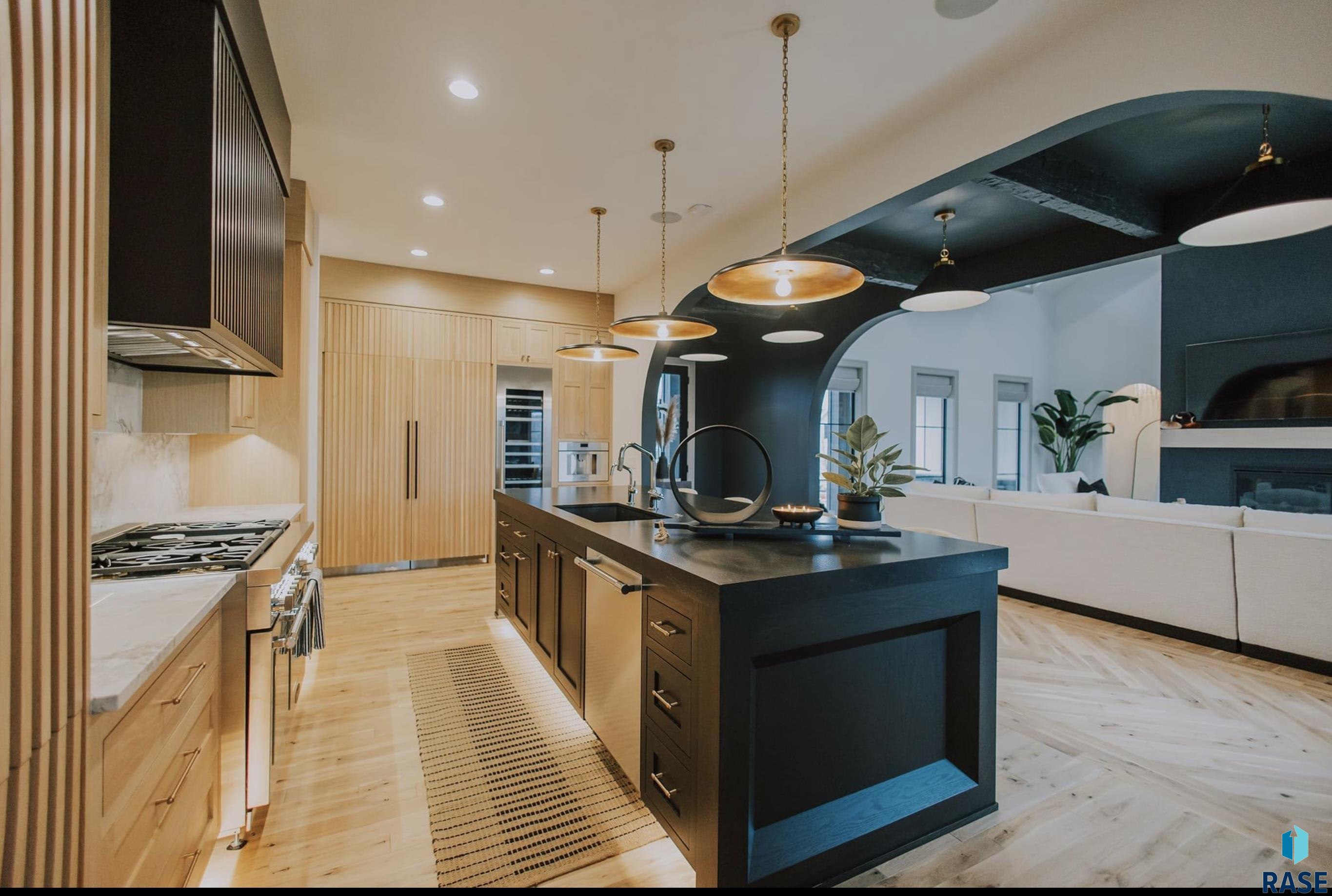 1517 S Scarlet Oak Pl