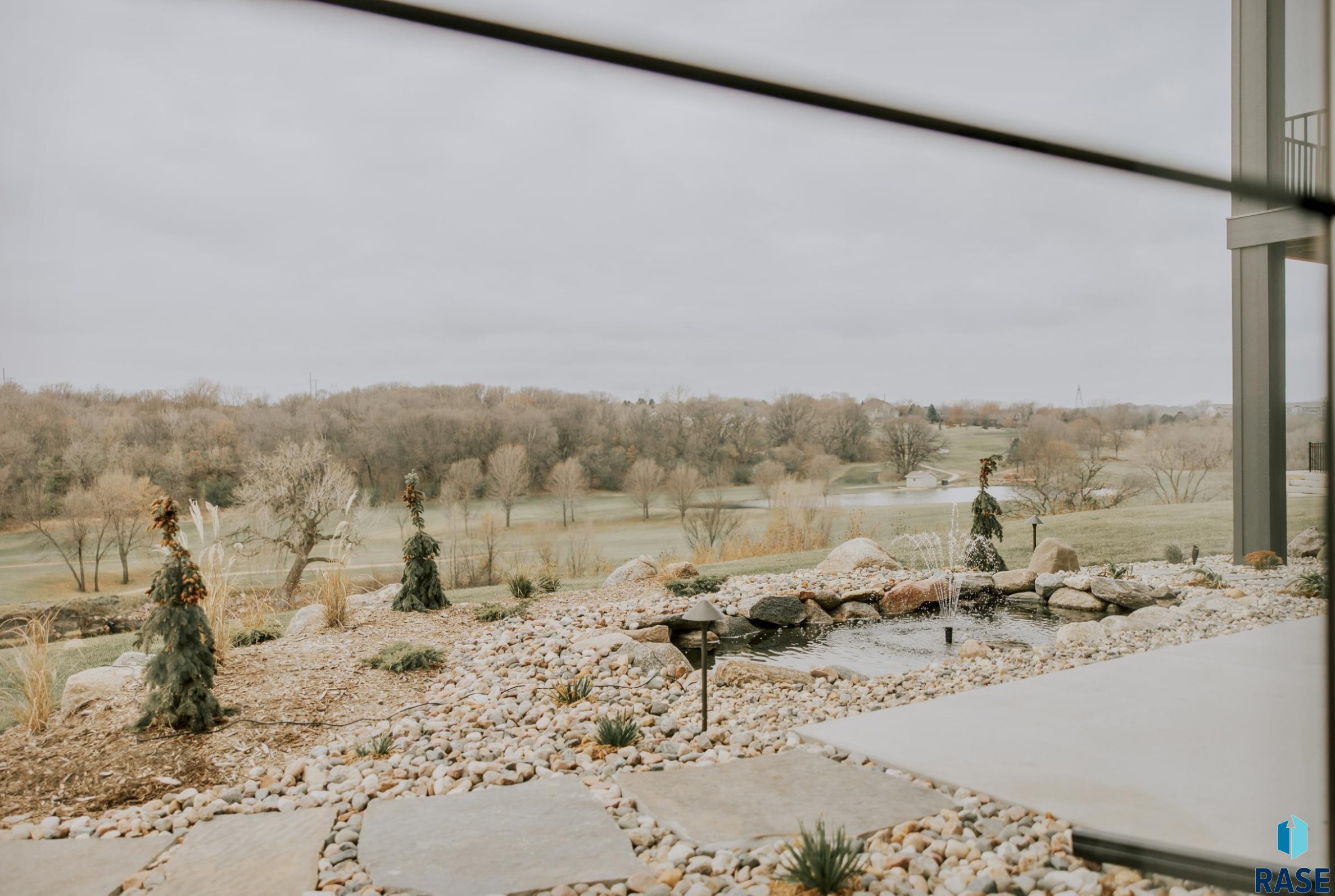 1517 S Scarlet Oak Pl