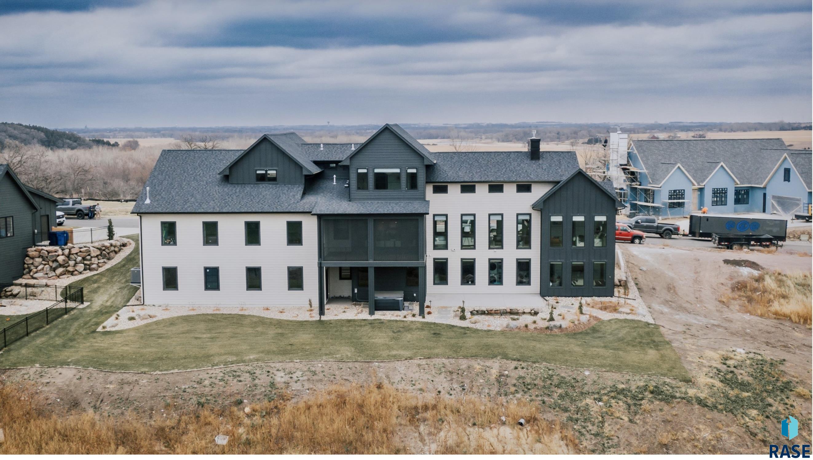 1517 S Scarlet Oak Pl