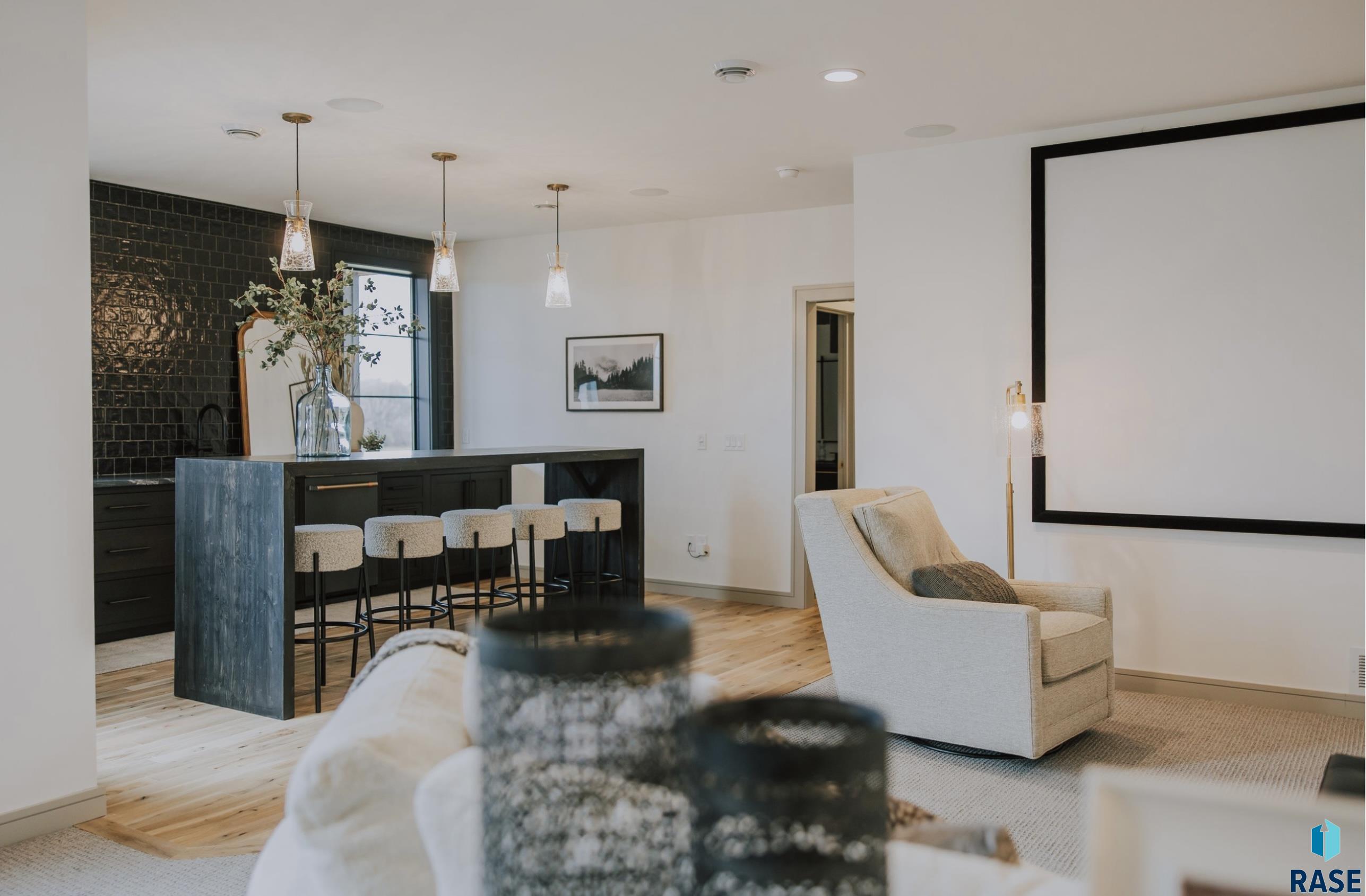 1517 S Scarlet Oak Pl