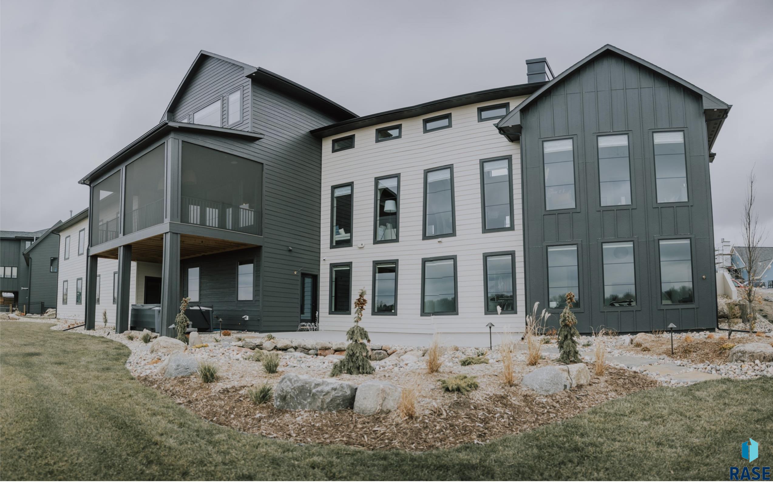 1517 S Scarlet Oak Pl