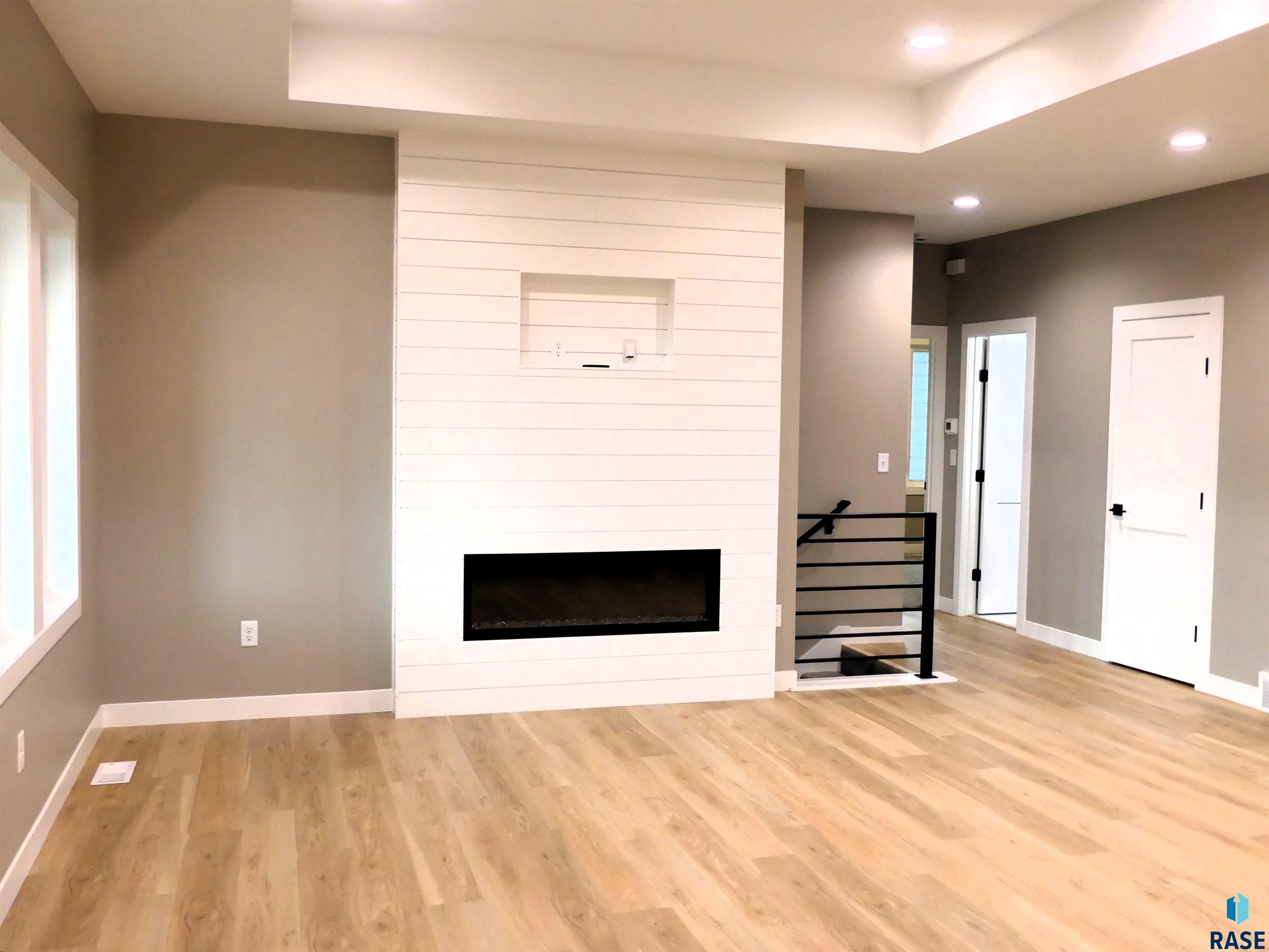 808 W Opal Ln