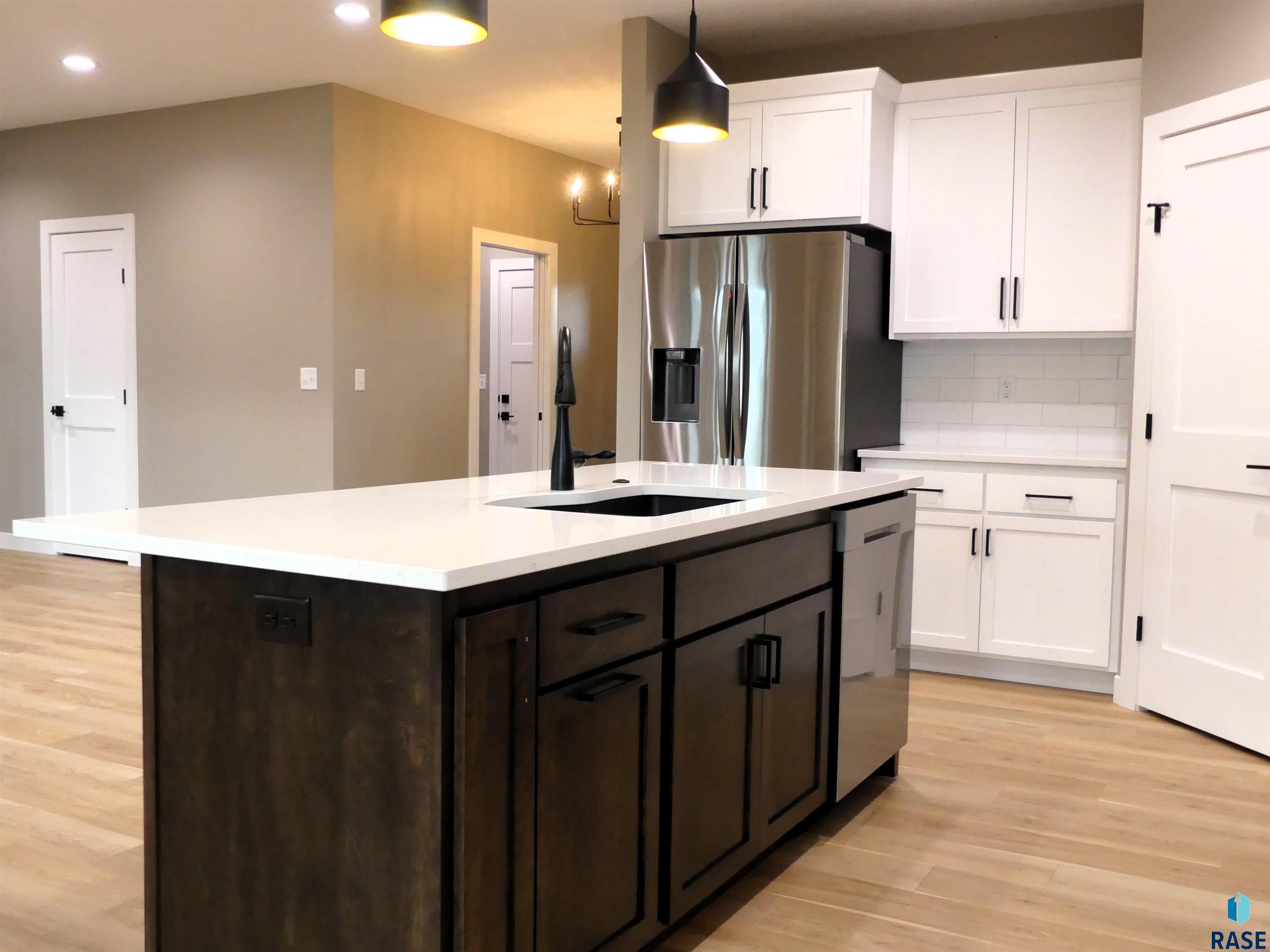 808 W Opal Ln