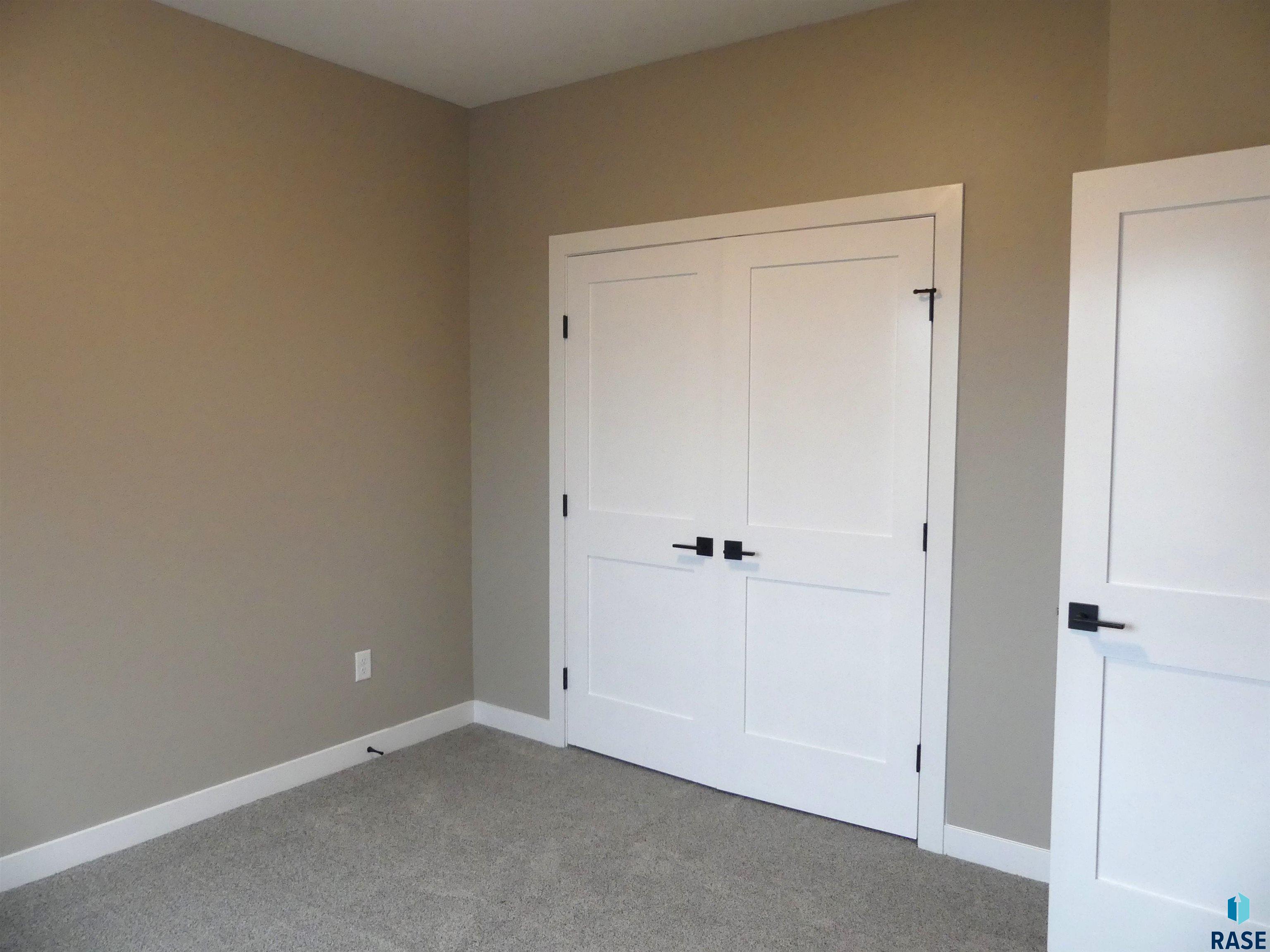 808 W Opal Ln