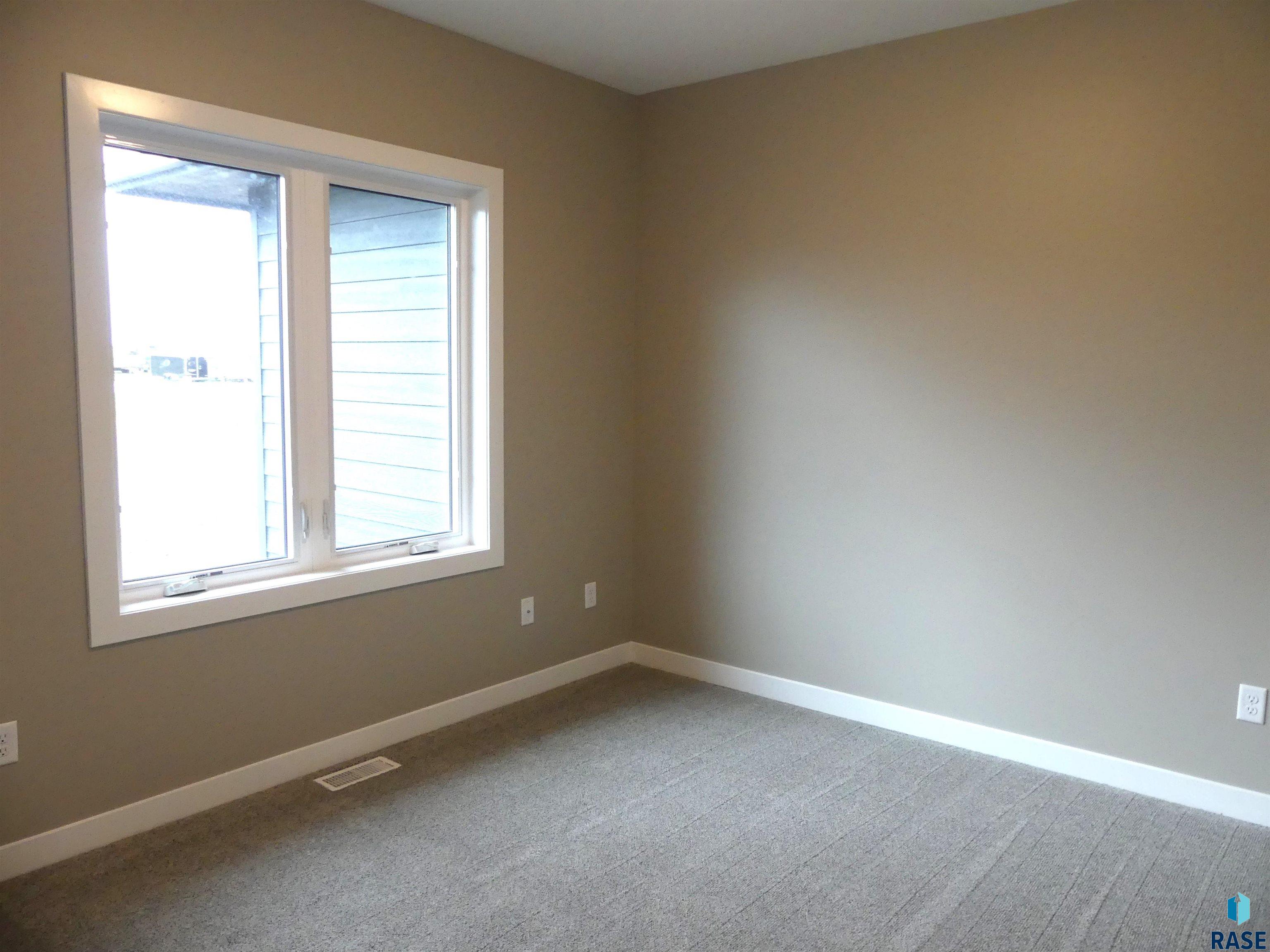 808 W Opal Ln