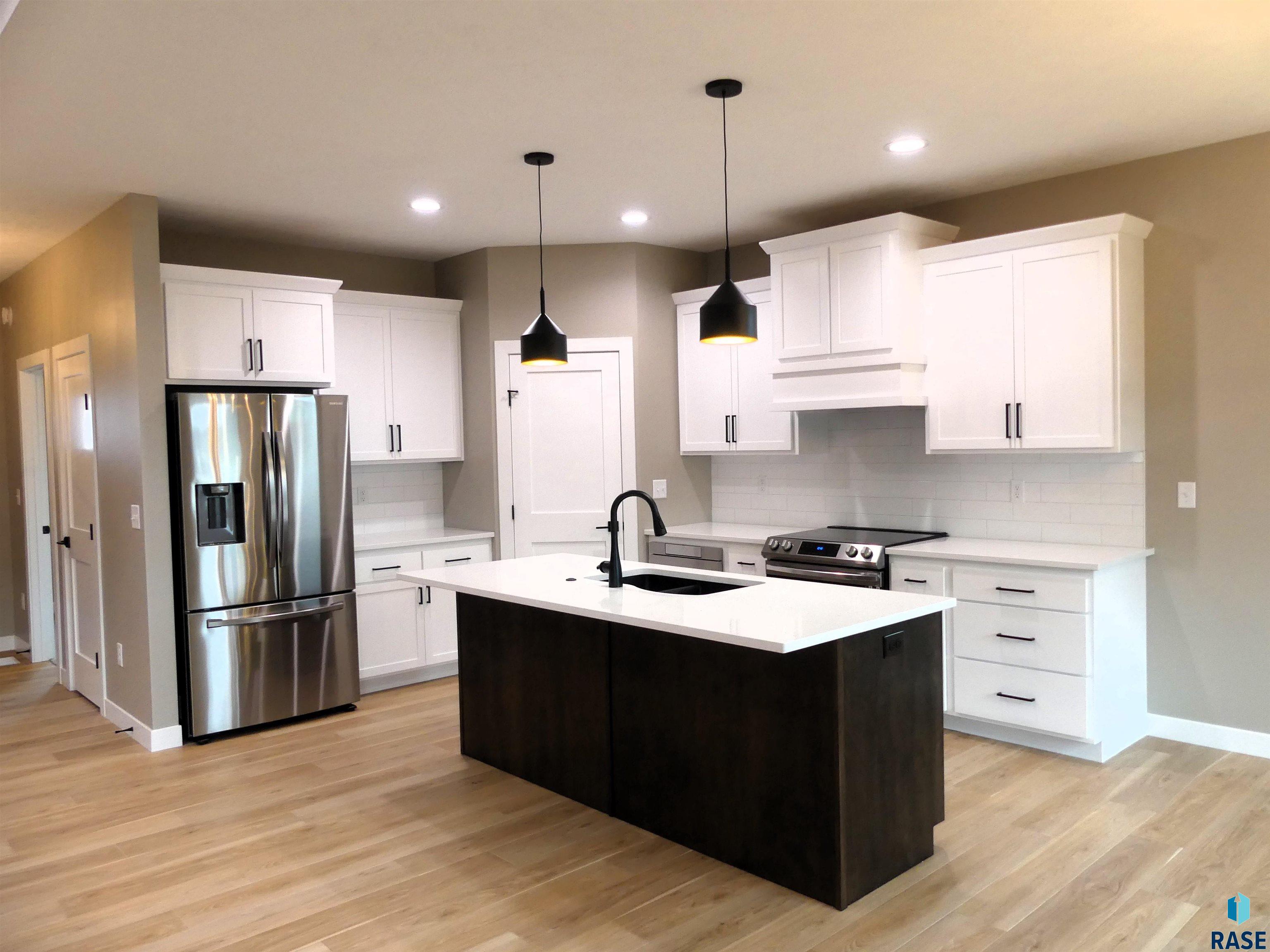 808 W Opal Ln