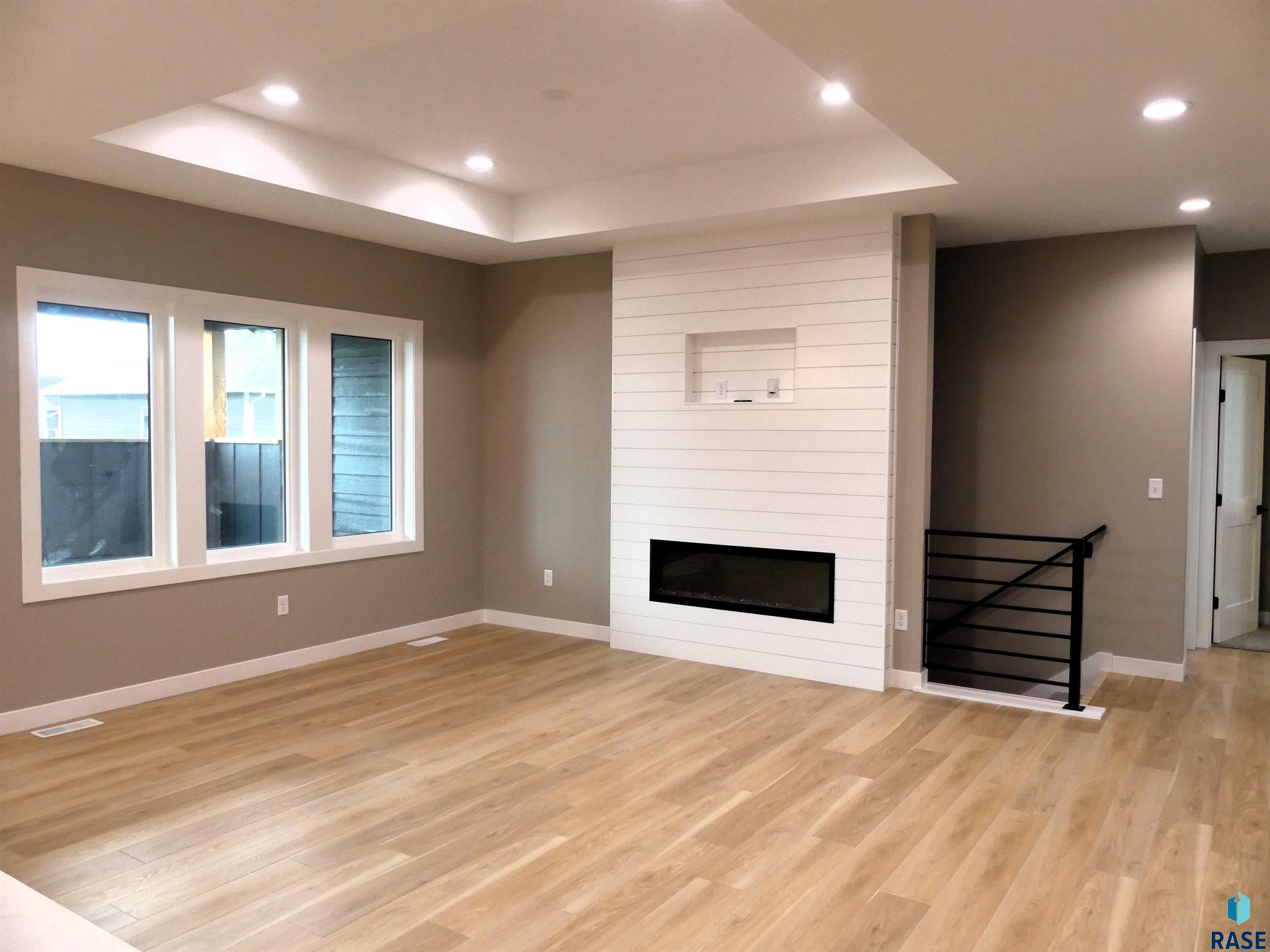 808 W Opal Ln