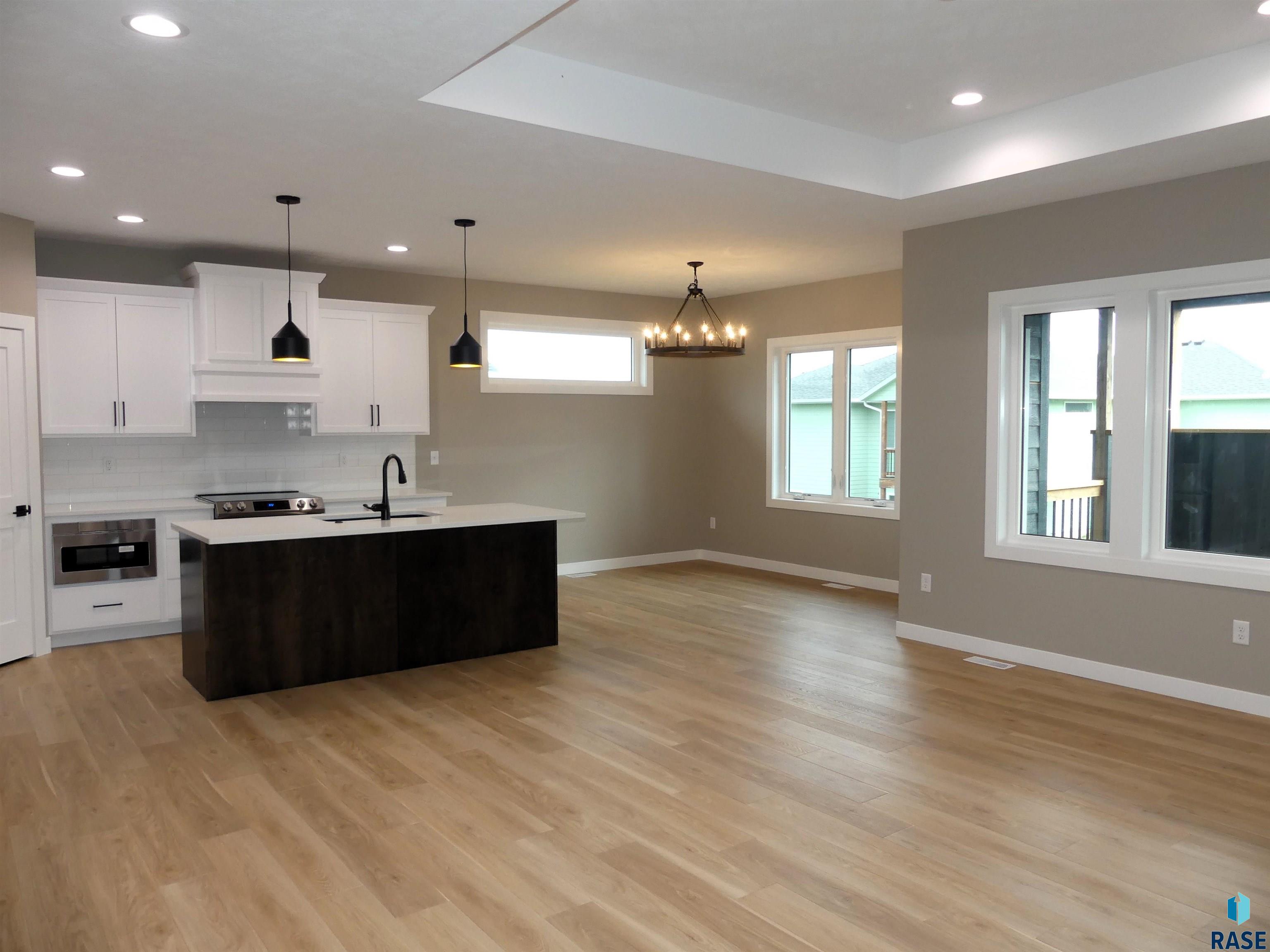 808 W Opal Ln