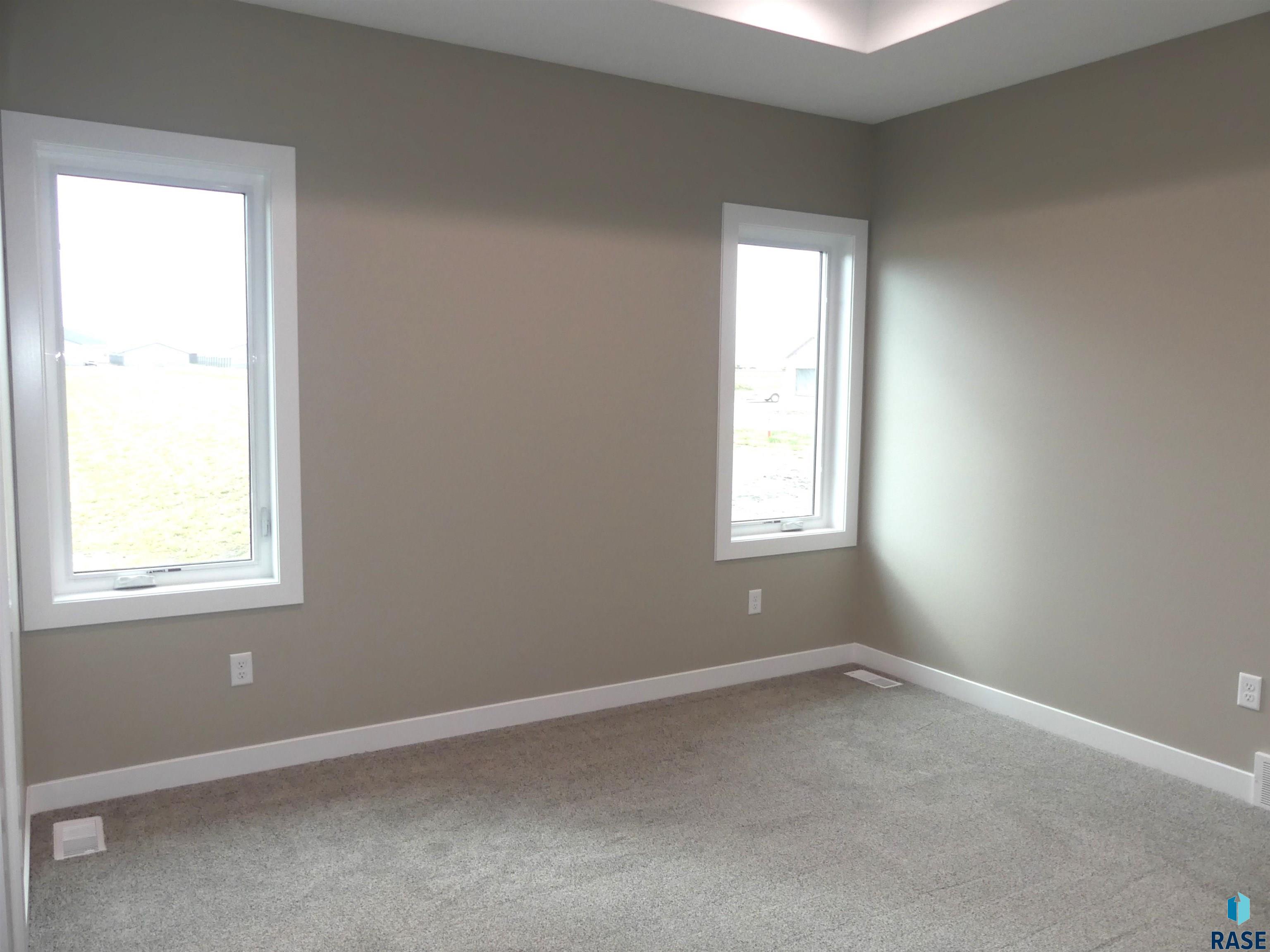808 W Opal Ln