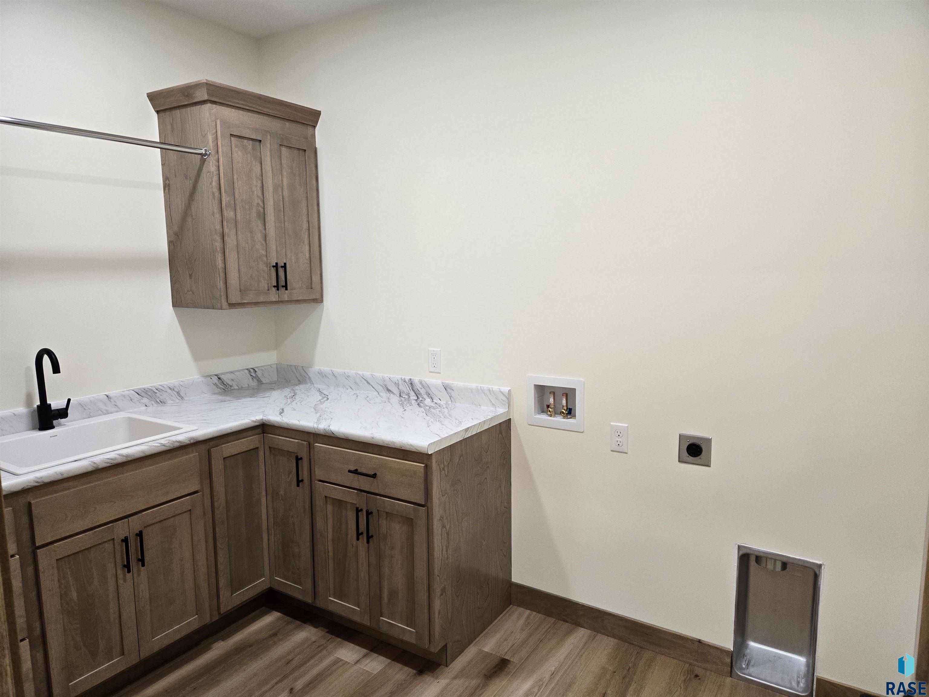 174 Central Park Ct