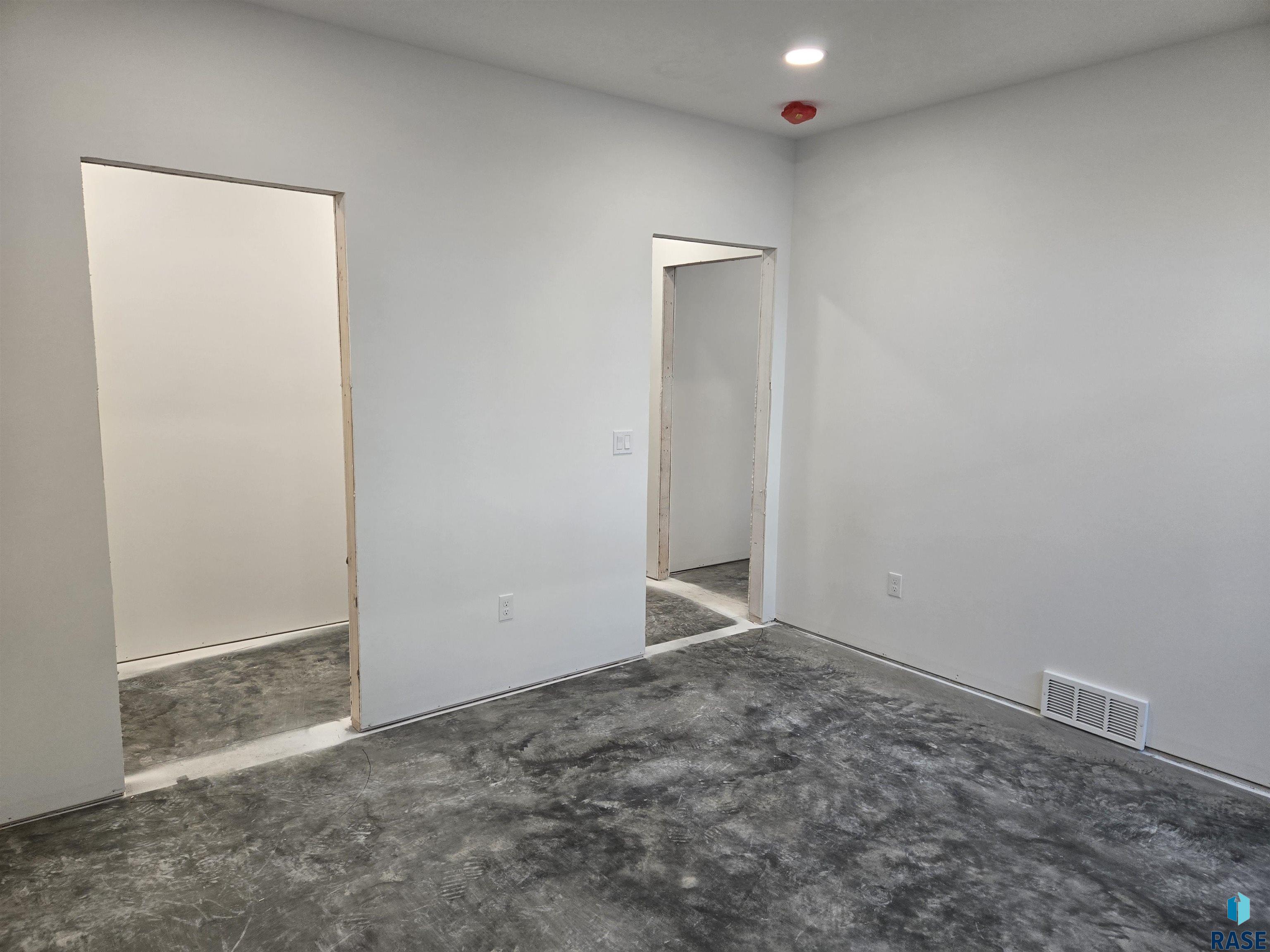 174 Central Park Ct