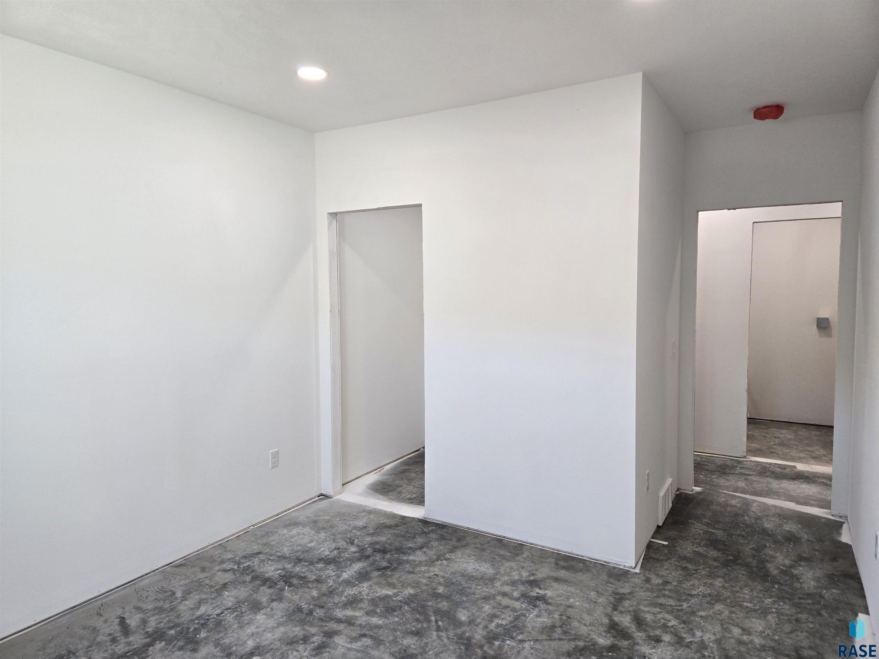 174 Central Park Ct
