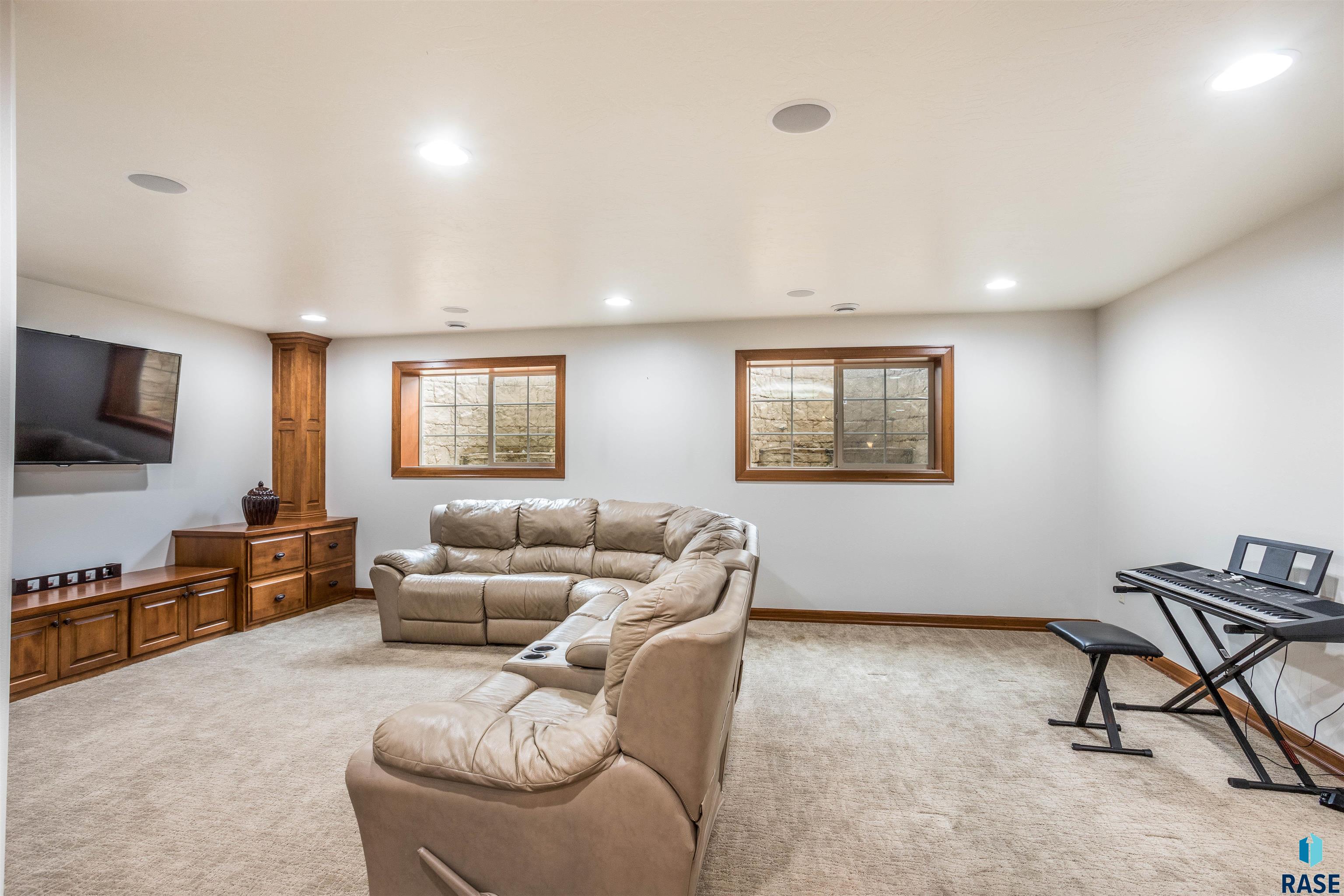 8009 S Red Hill Cir