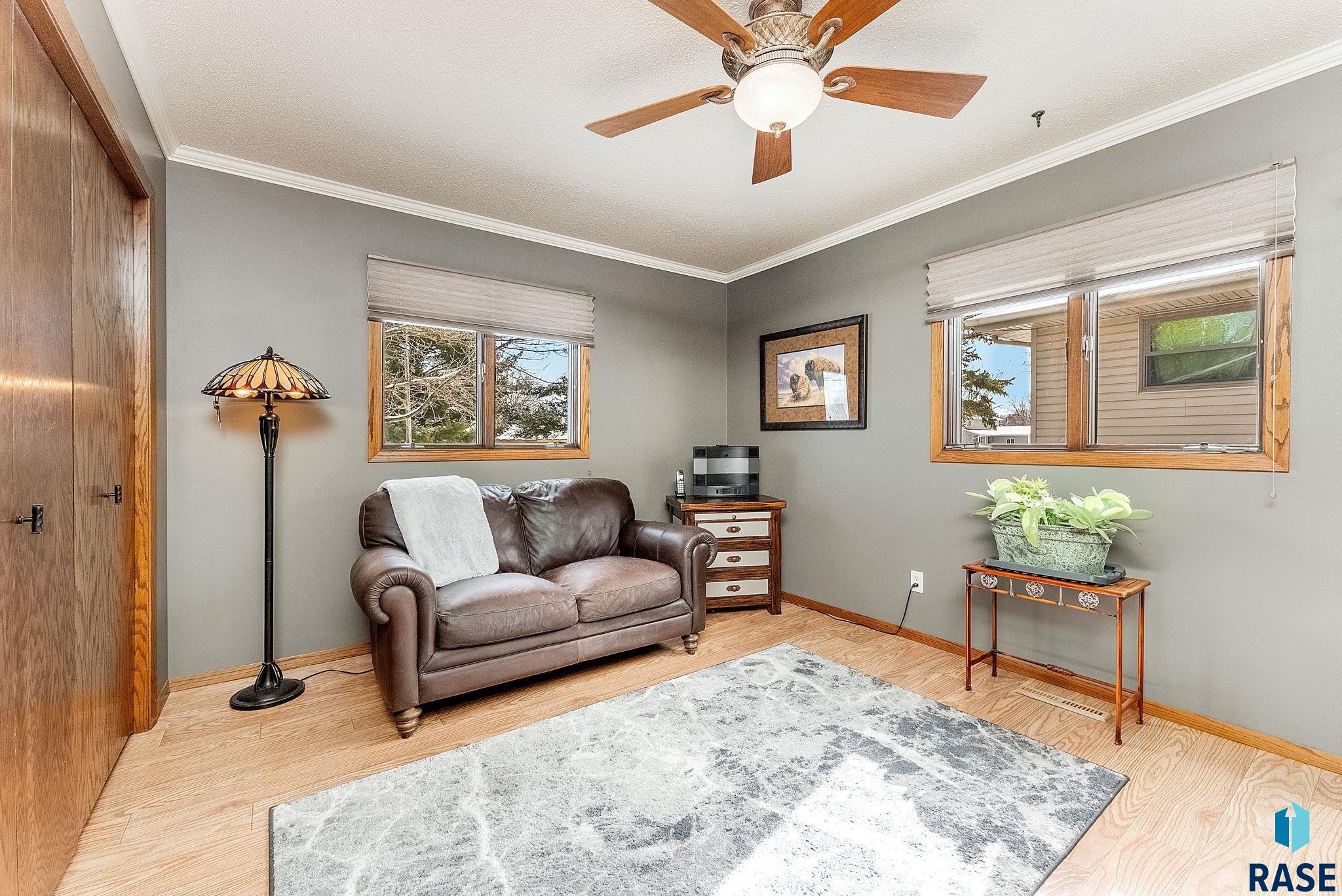 1401 S Gordon Dr