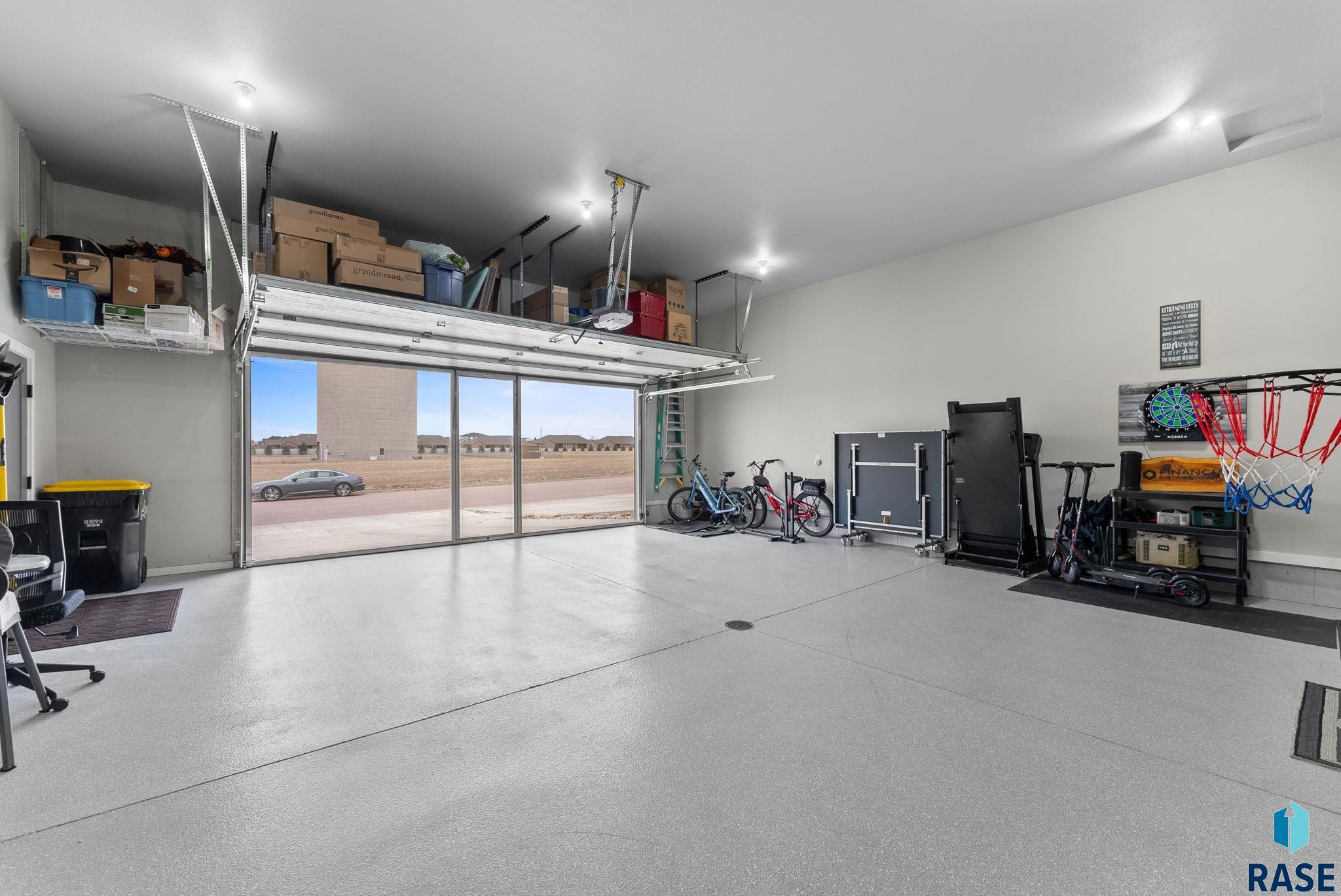 2719 W Oak Hill Dr