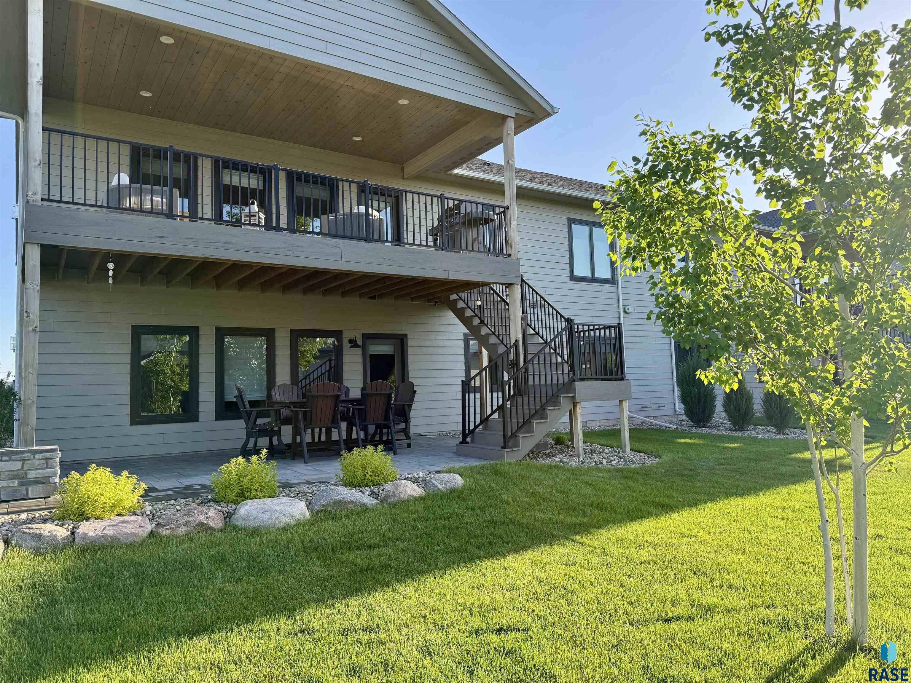 2719 W Oak Hill Dr