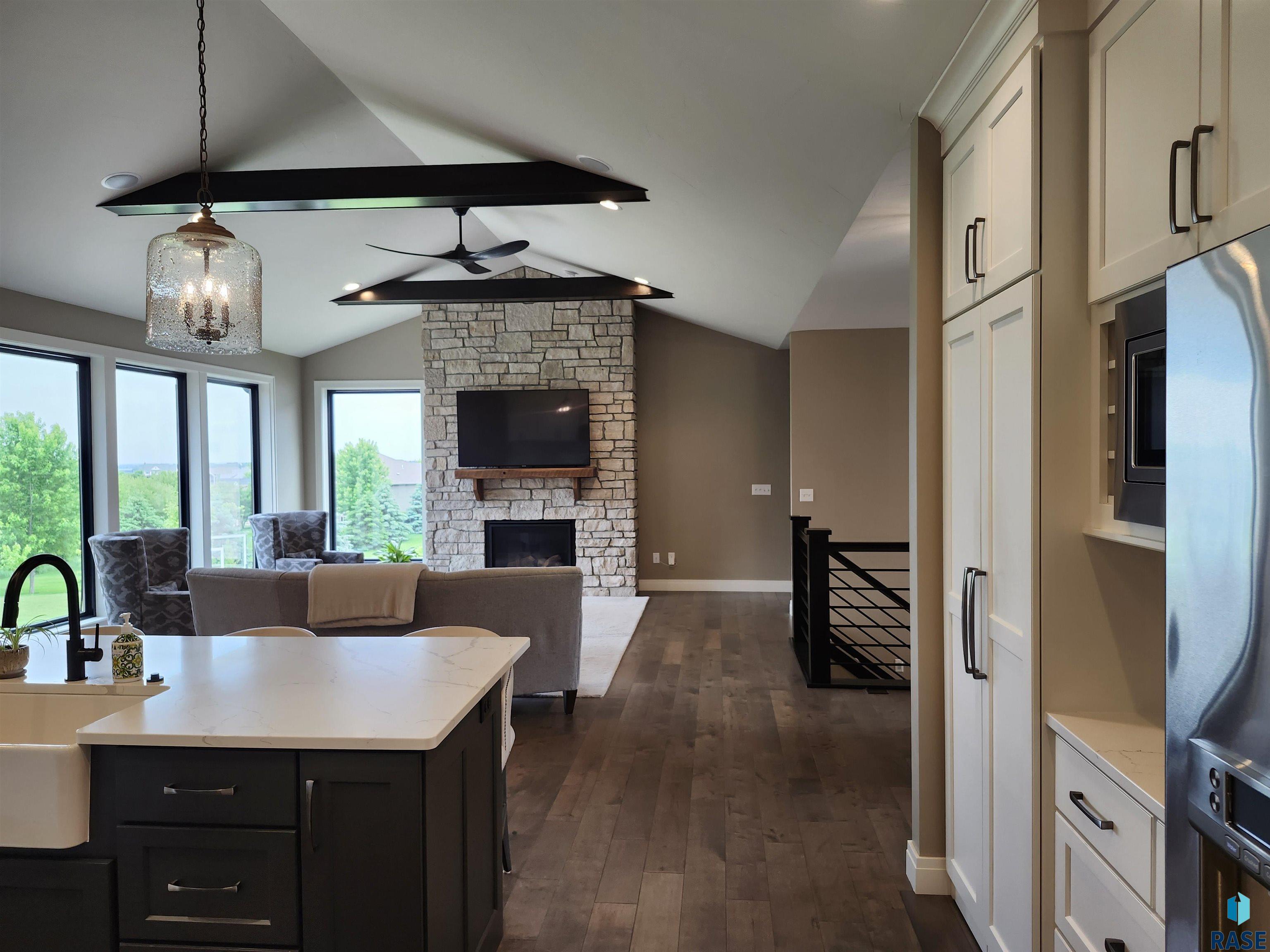 2509 W Oak Hill Dr