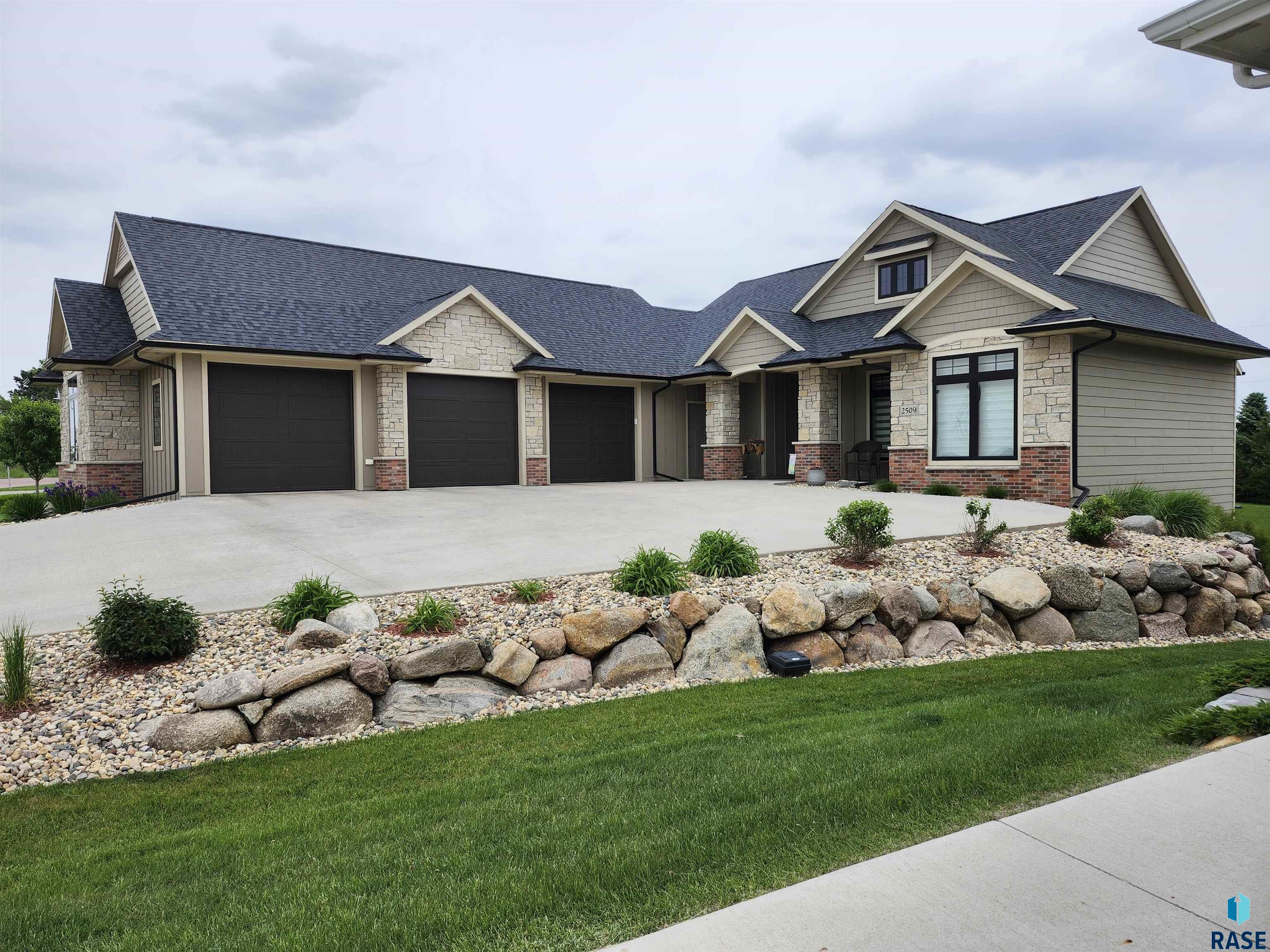 2509 W Oak Hill Dr