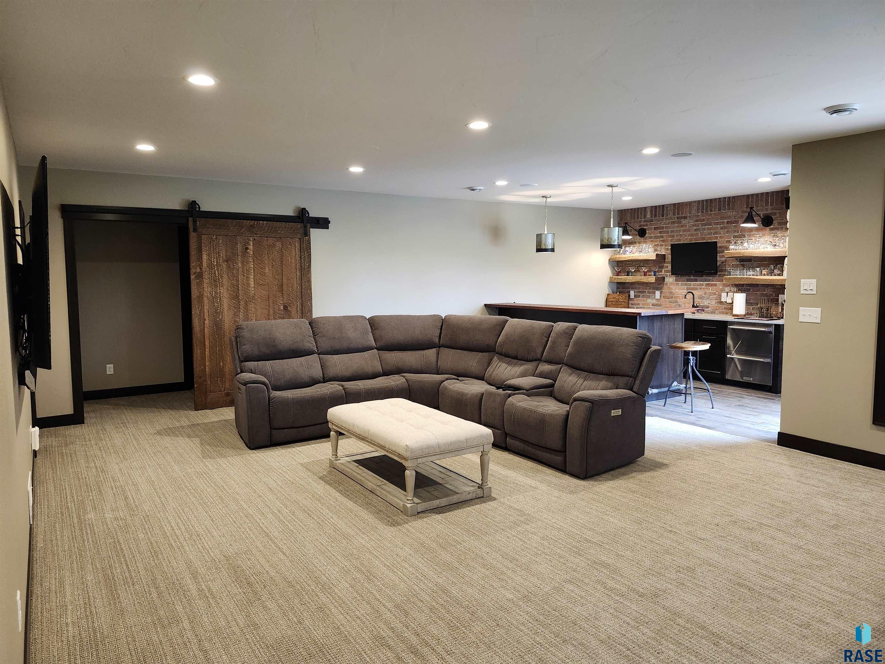 2509 W Oak Hill Dr