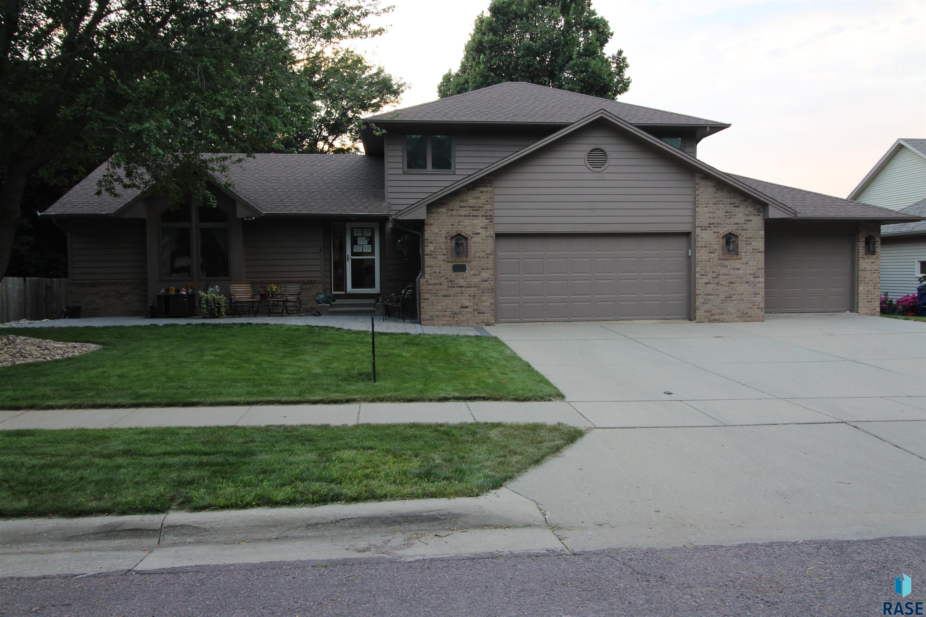 1005 N Breckenridge Cir