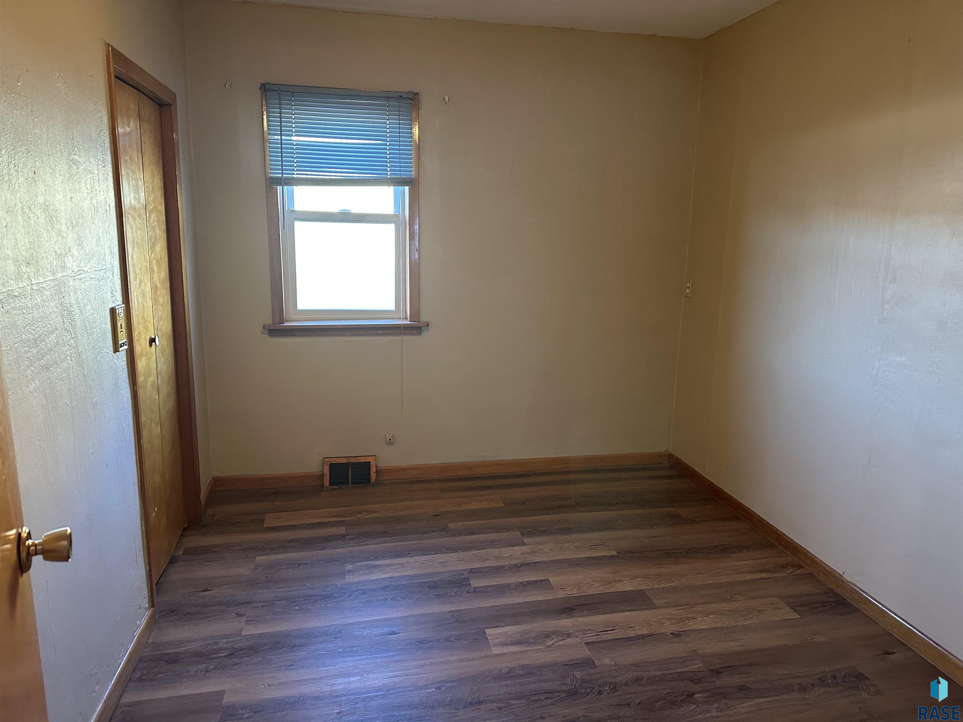 420 S Egan Ave