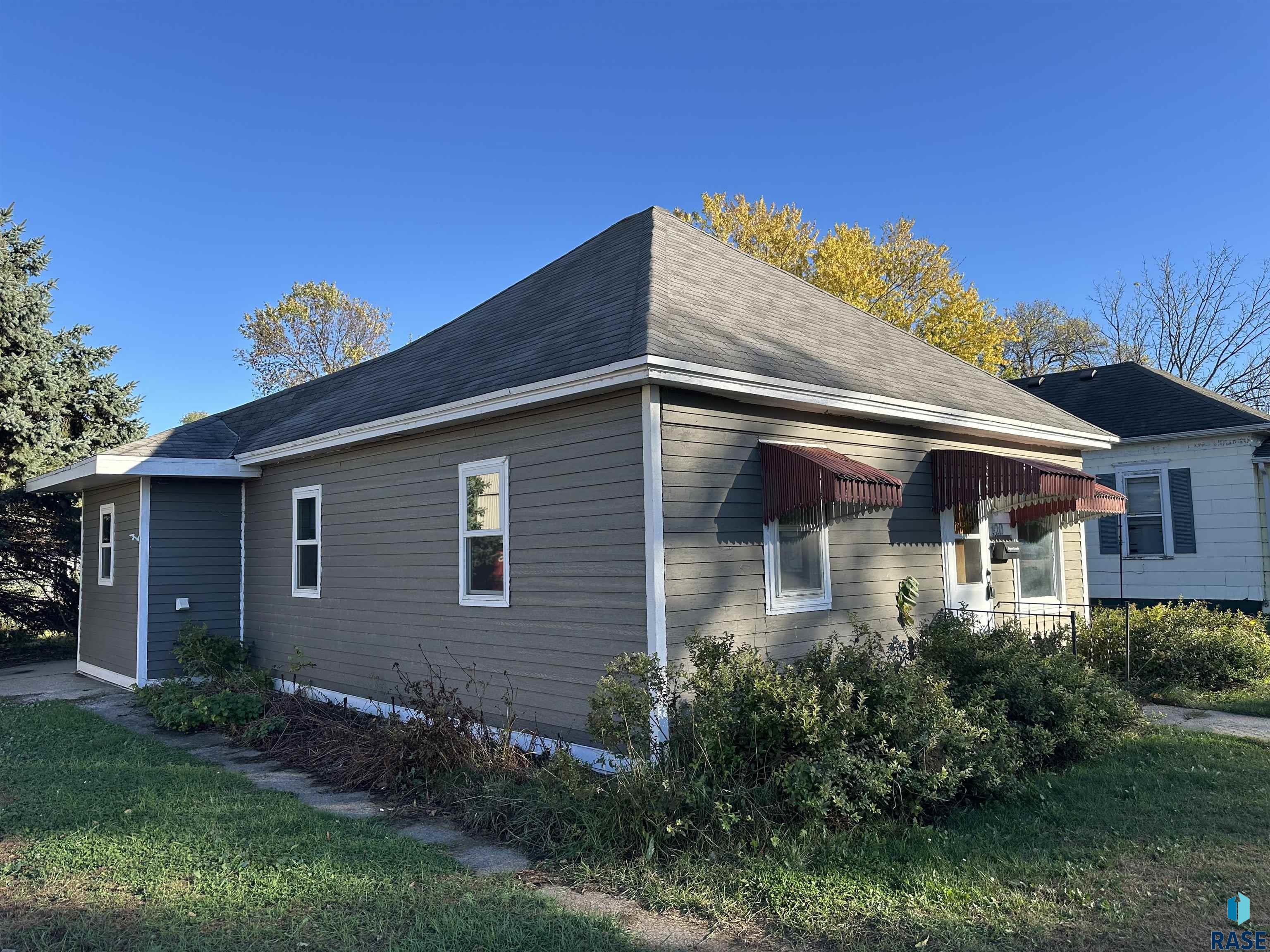 420 S Egan Ave