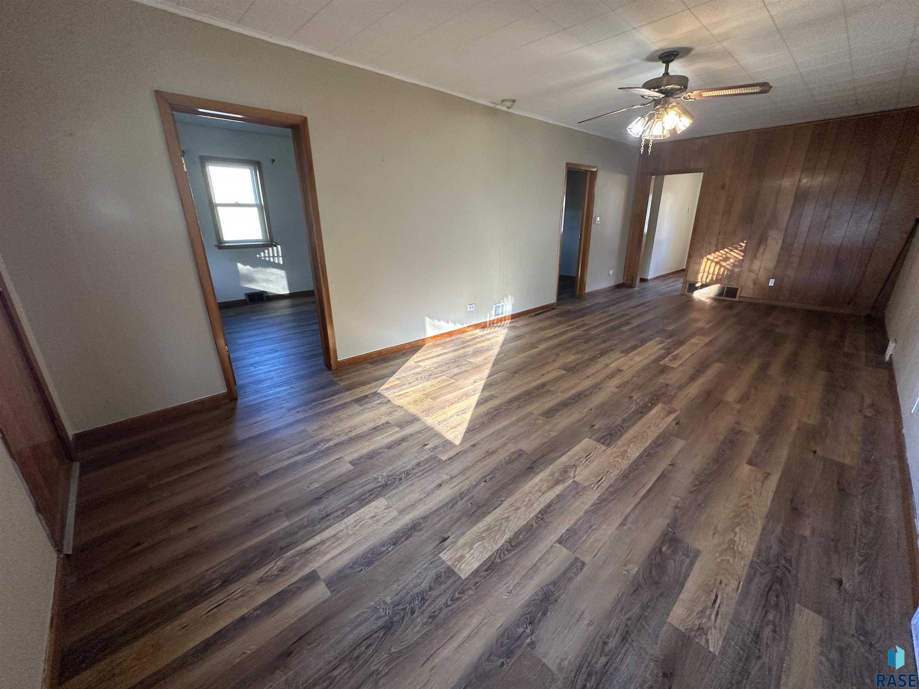 420 S Egan Ave