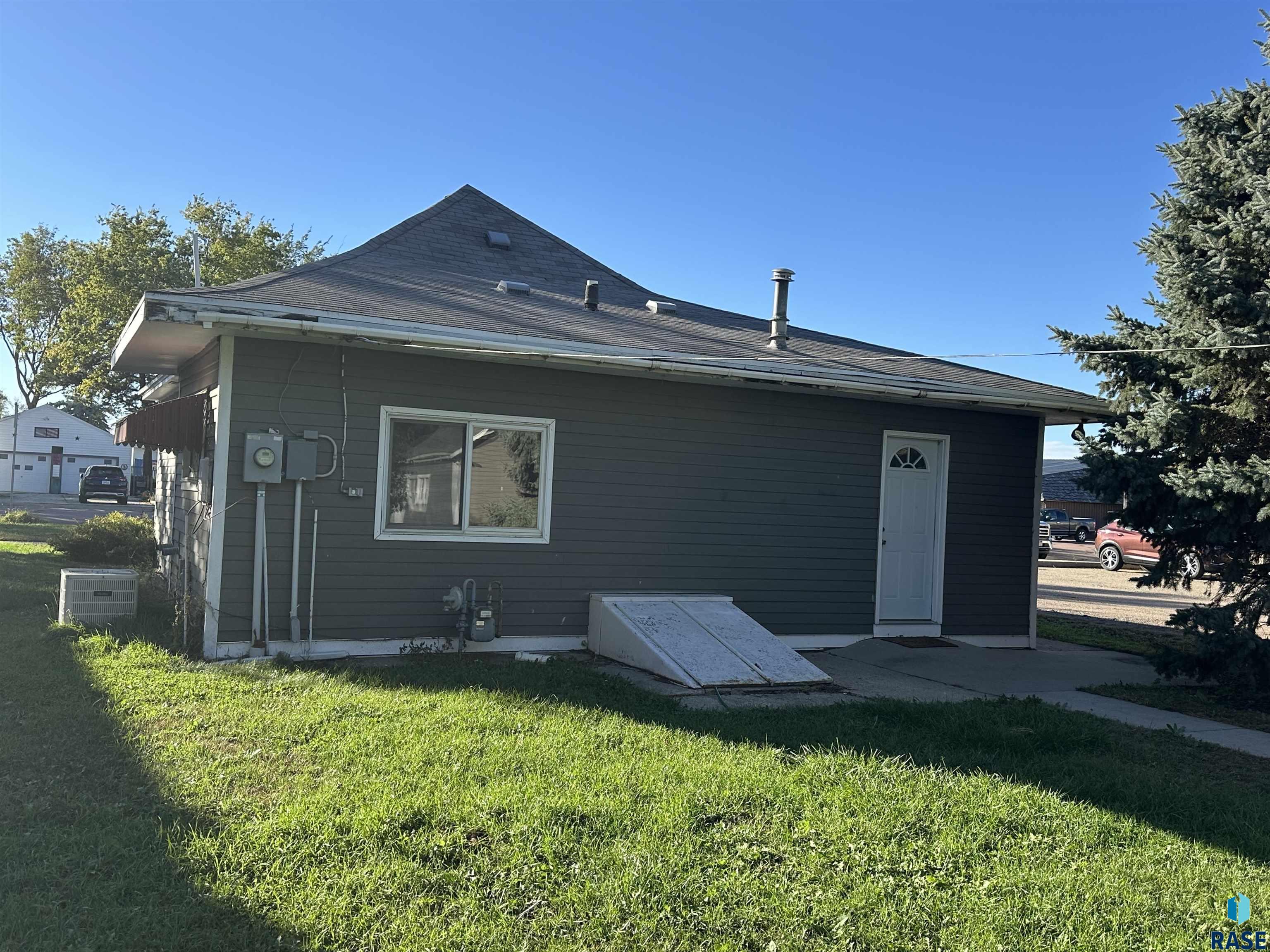 420 S Egan Ave