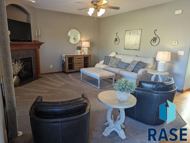 8128 S Grass Creek Dr