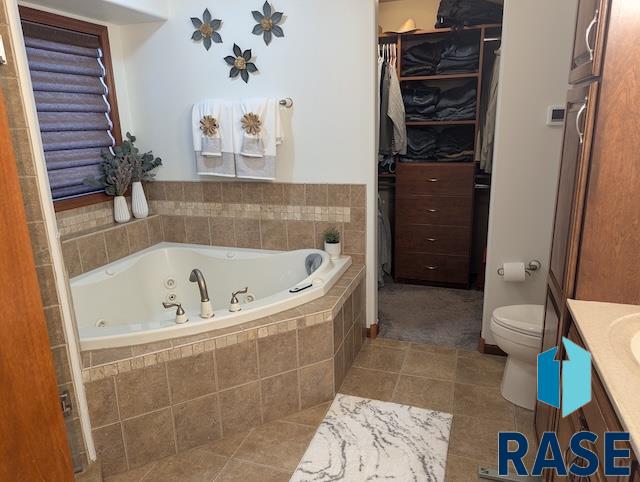 8128 S Grass Creek Dr