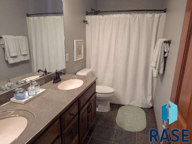 8128 S Grass Creek Dr