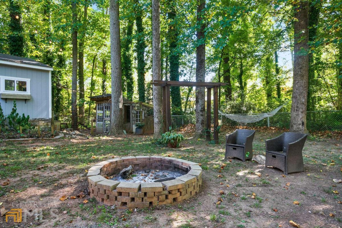 54 Dewey Lane SE